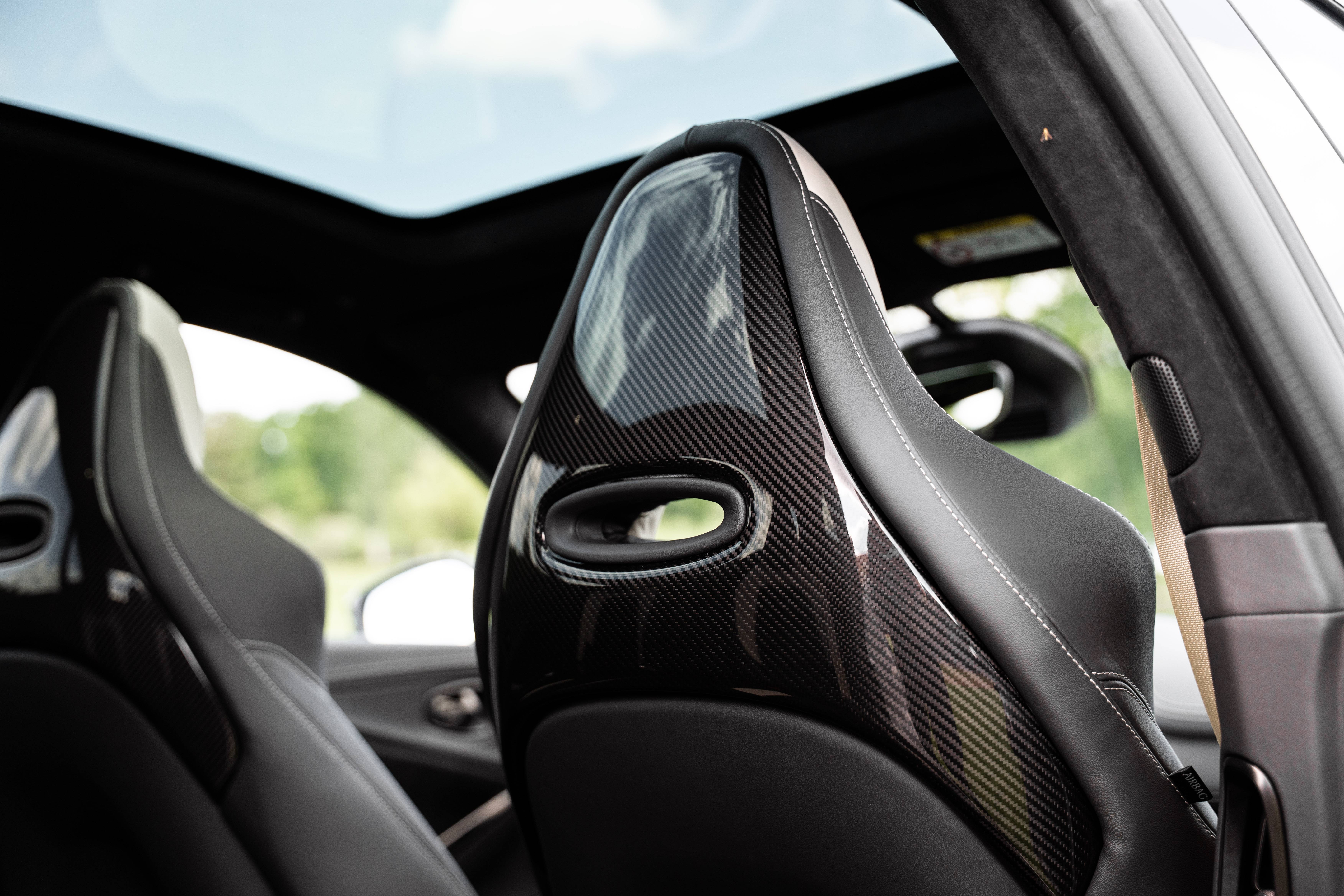 DBX707 DBX707 4.0 Biturbo V8 &mdash; 21