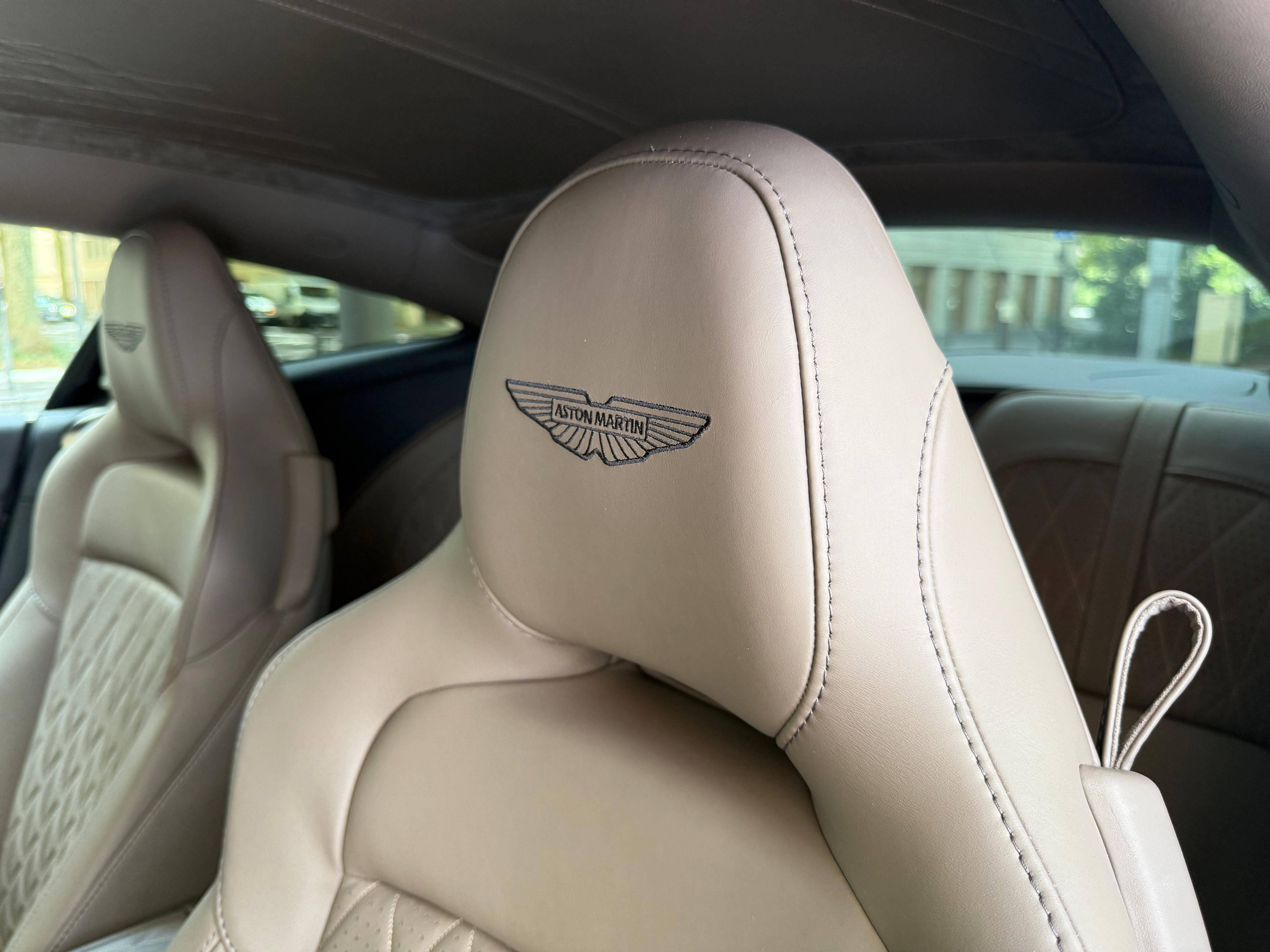 DB11 COUPE DB12 Coup&eacute; 4.0 Biturbo V8 &mdash; 5