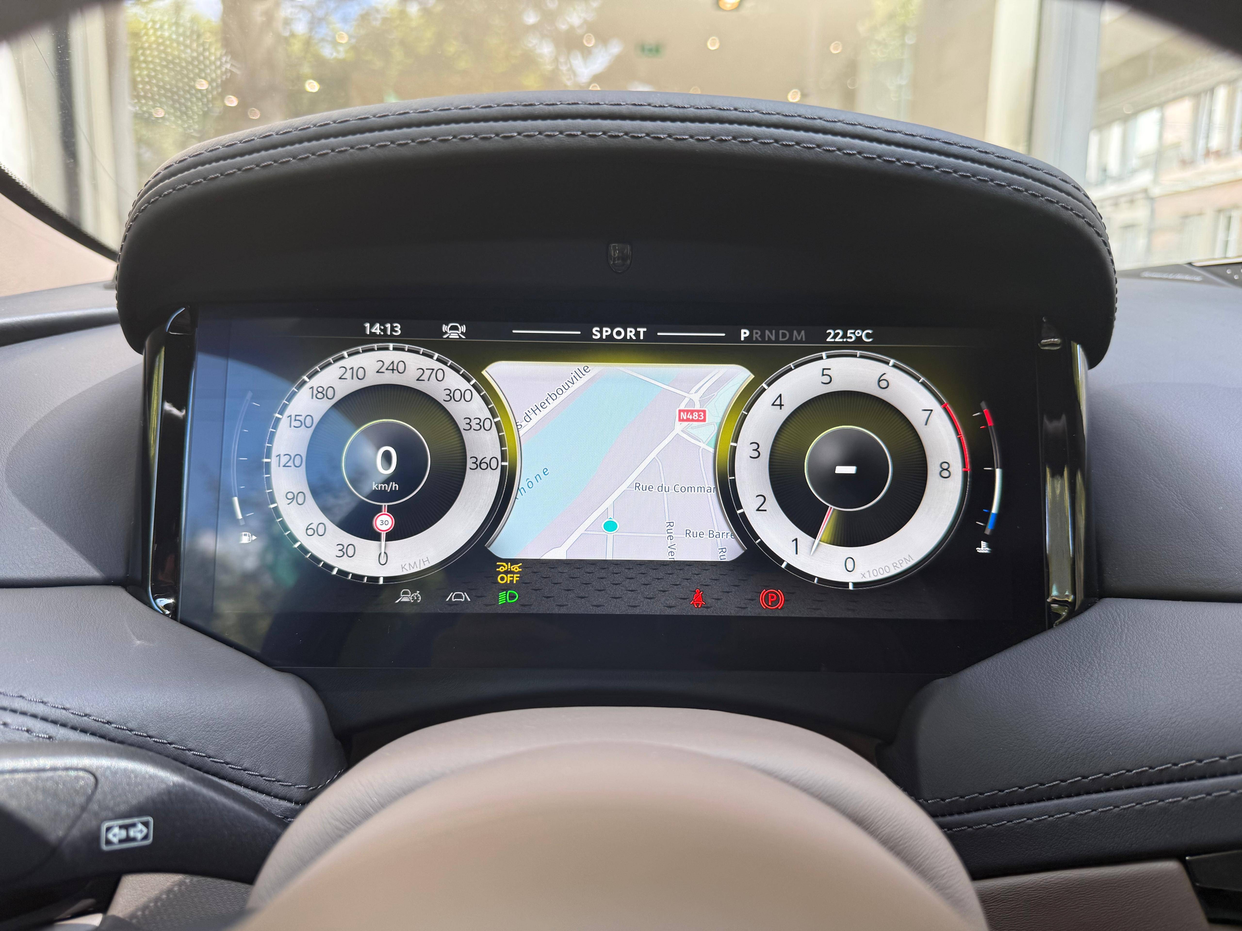 DB11 COUPE DB12 Coup&eacute; 4.0 Biturbo V8 &mdash; 13