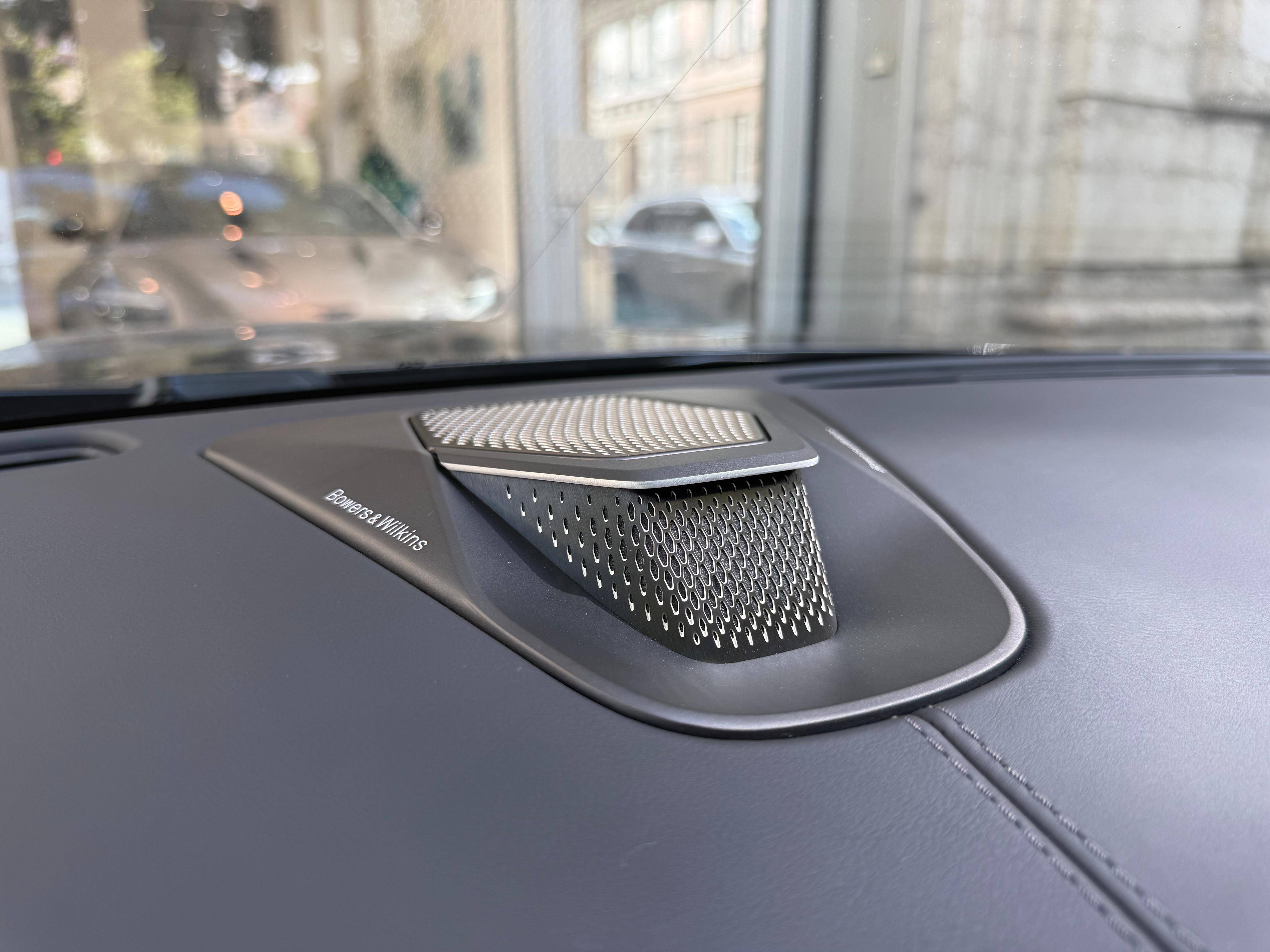 DB11 COUPE DB12 Coup&eacute; 4.0 Biturbo V8 &mdash; 20