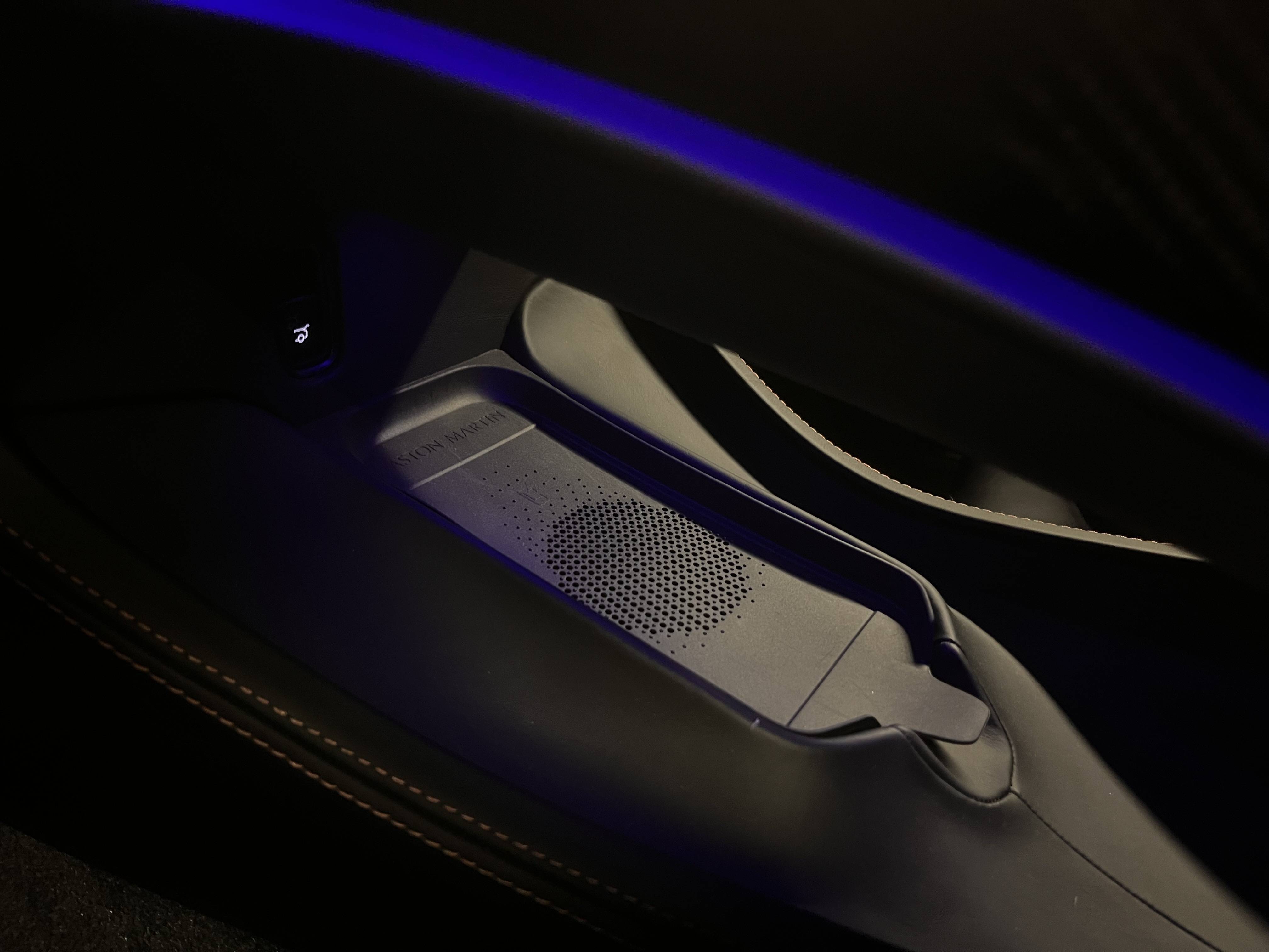DBX707 DBX707 4.0 Biturbo V8 &mdash; 2