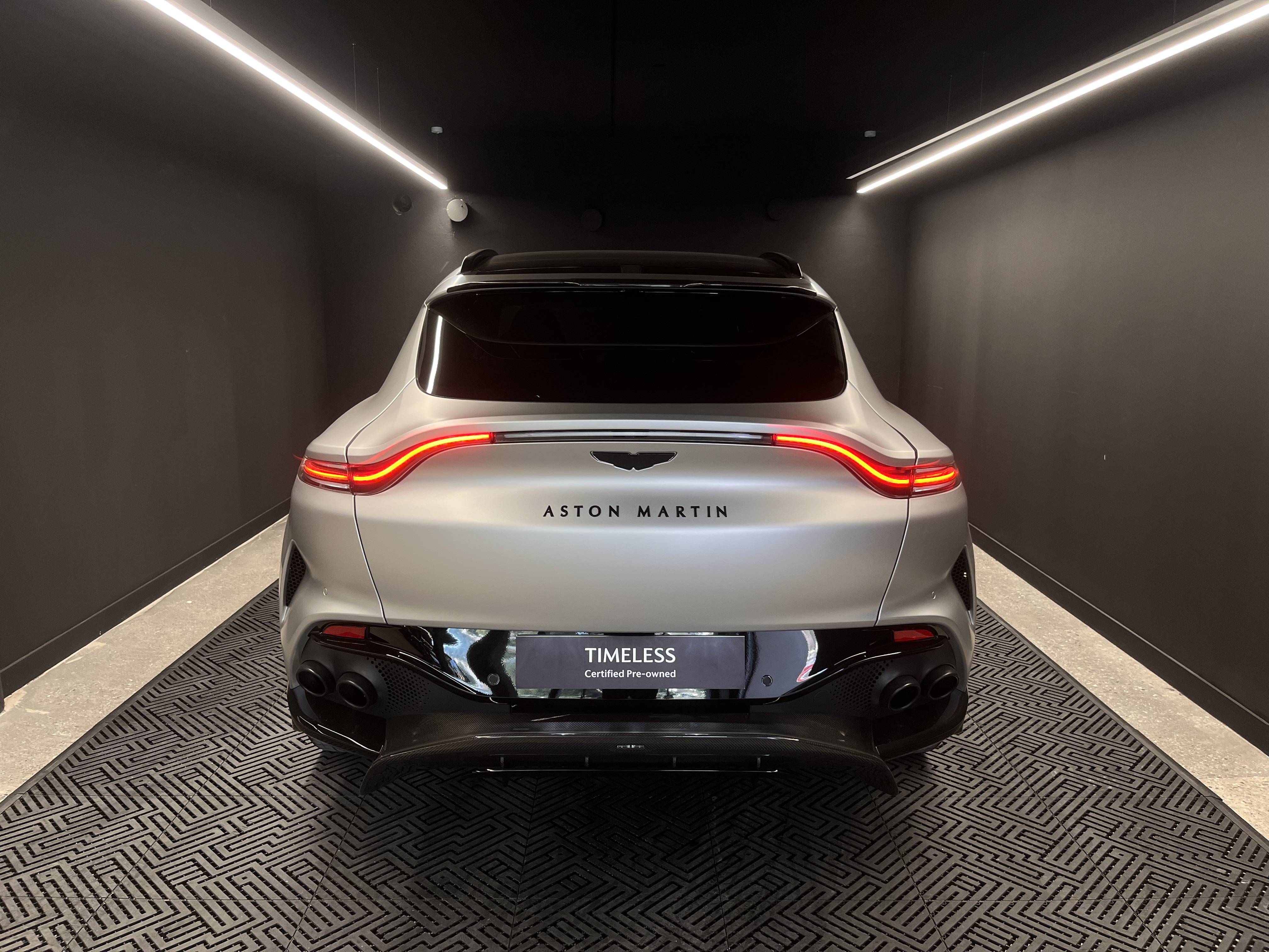 DBX707 DBX707 4.0 Biturbo V8 &mdash; 10