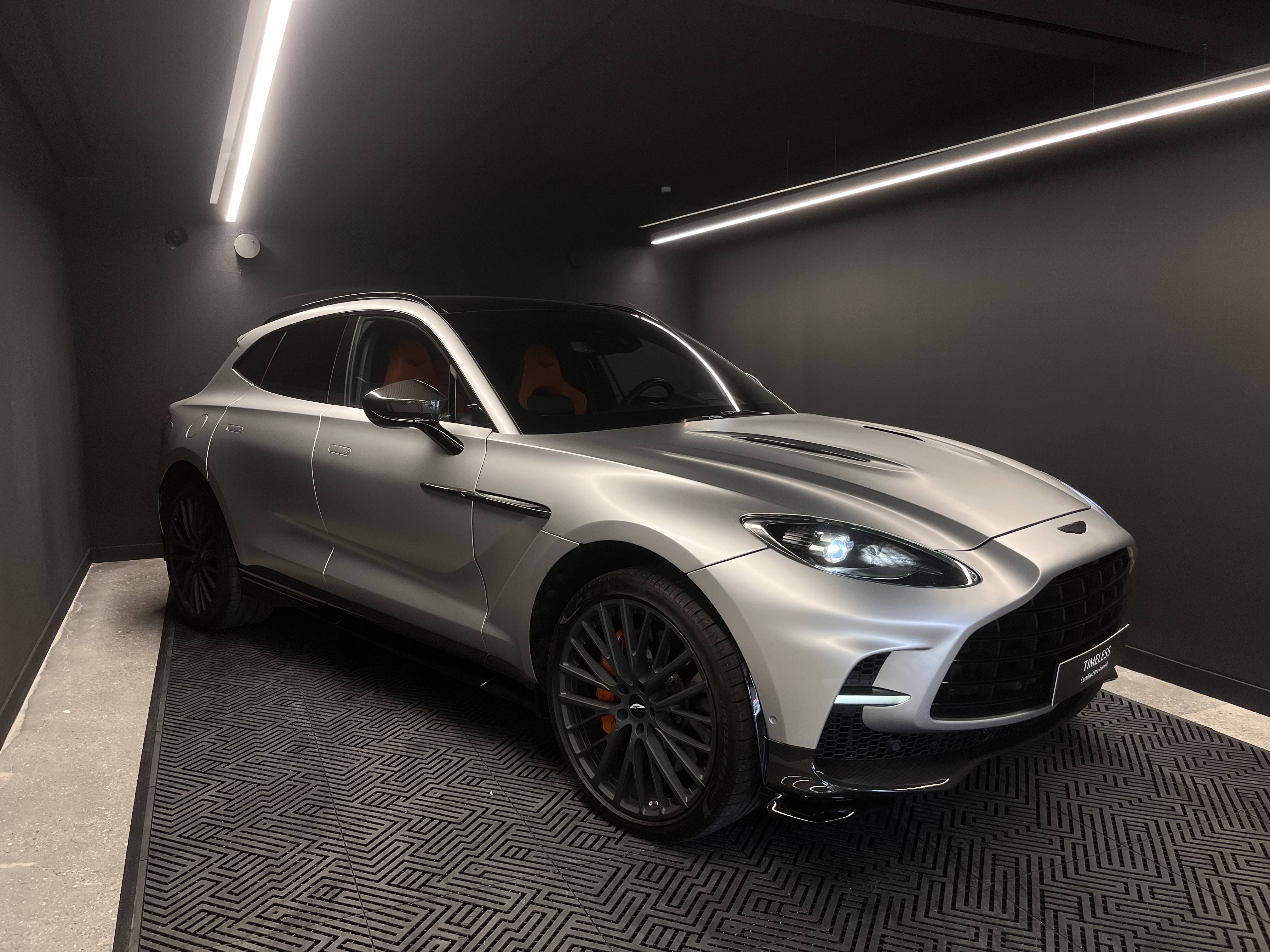 DBX707 DBX707 4.0 Biturbo V8 &mdash; 12