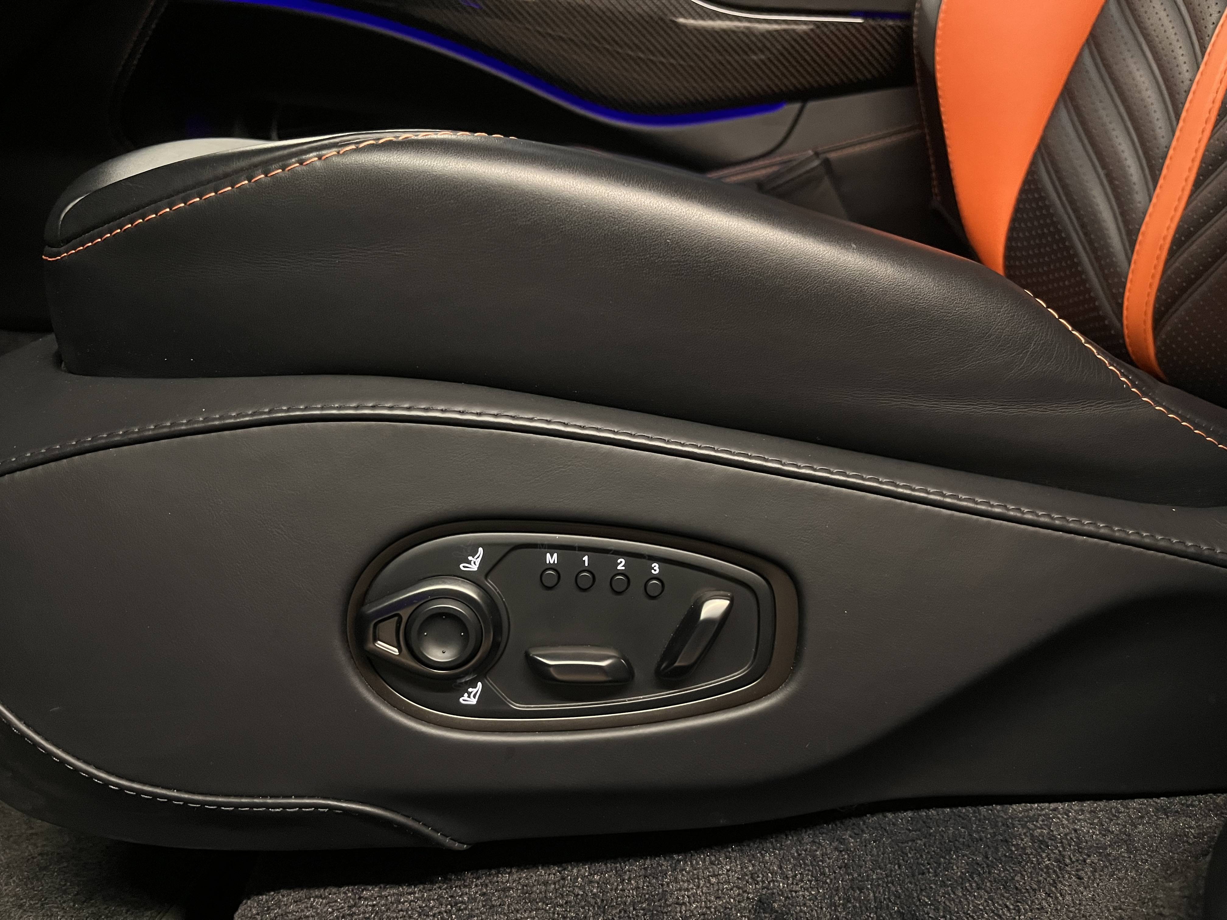 DBX707 DBX707 4.0 Biturbo V8 &mdash; 13