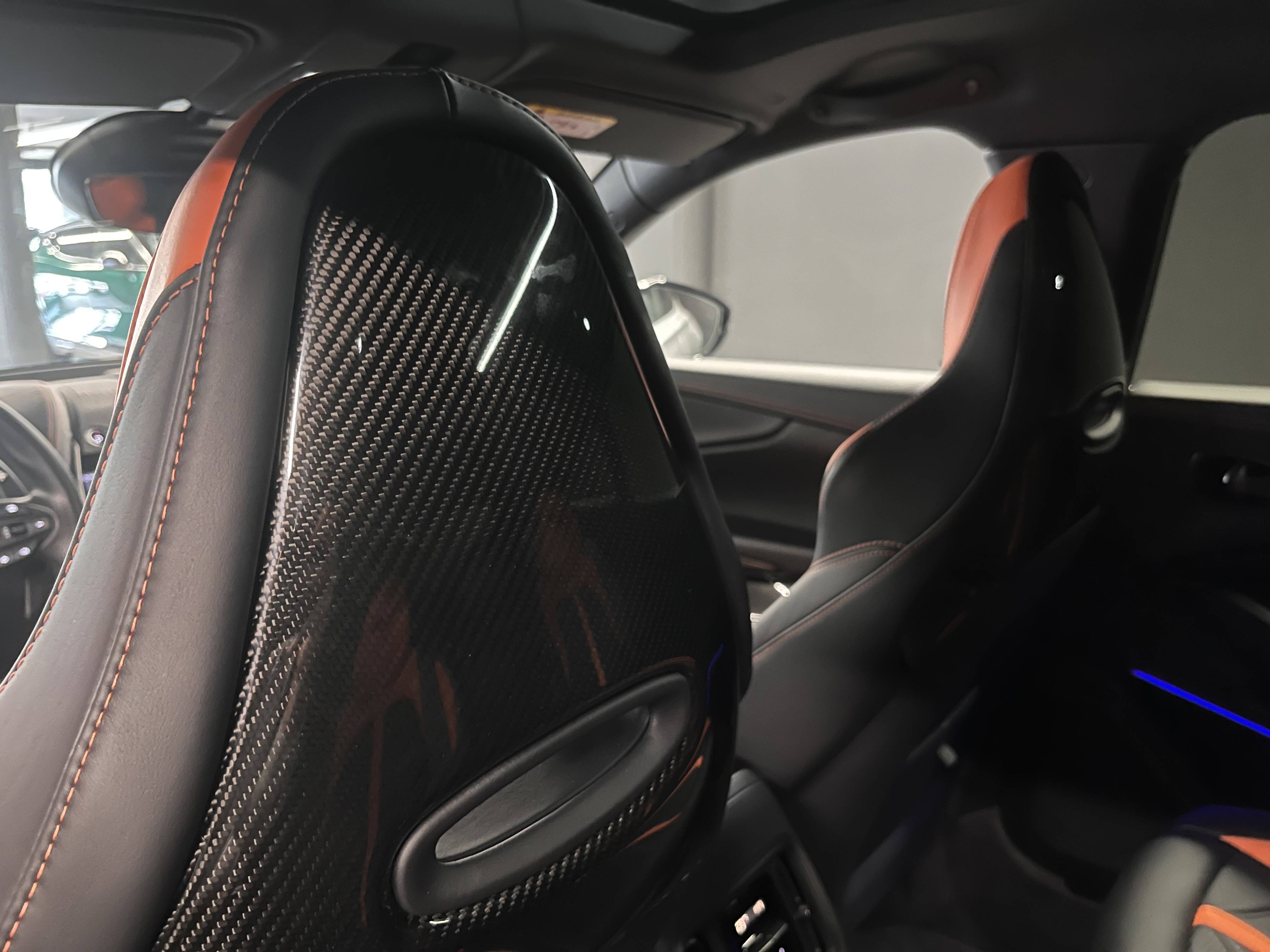DBX707 DBX707 4.0 Biturbo V8 &mdash; 15