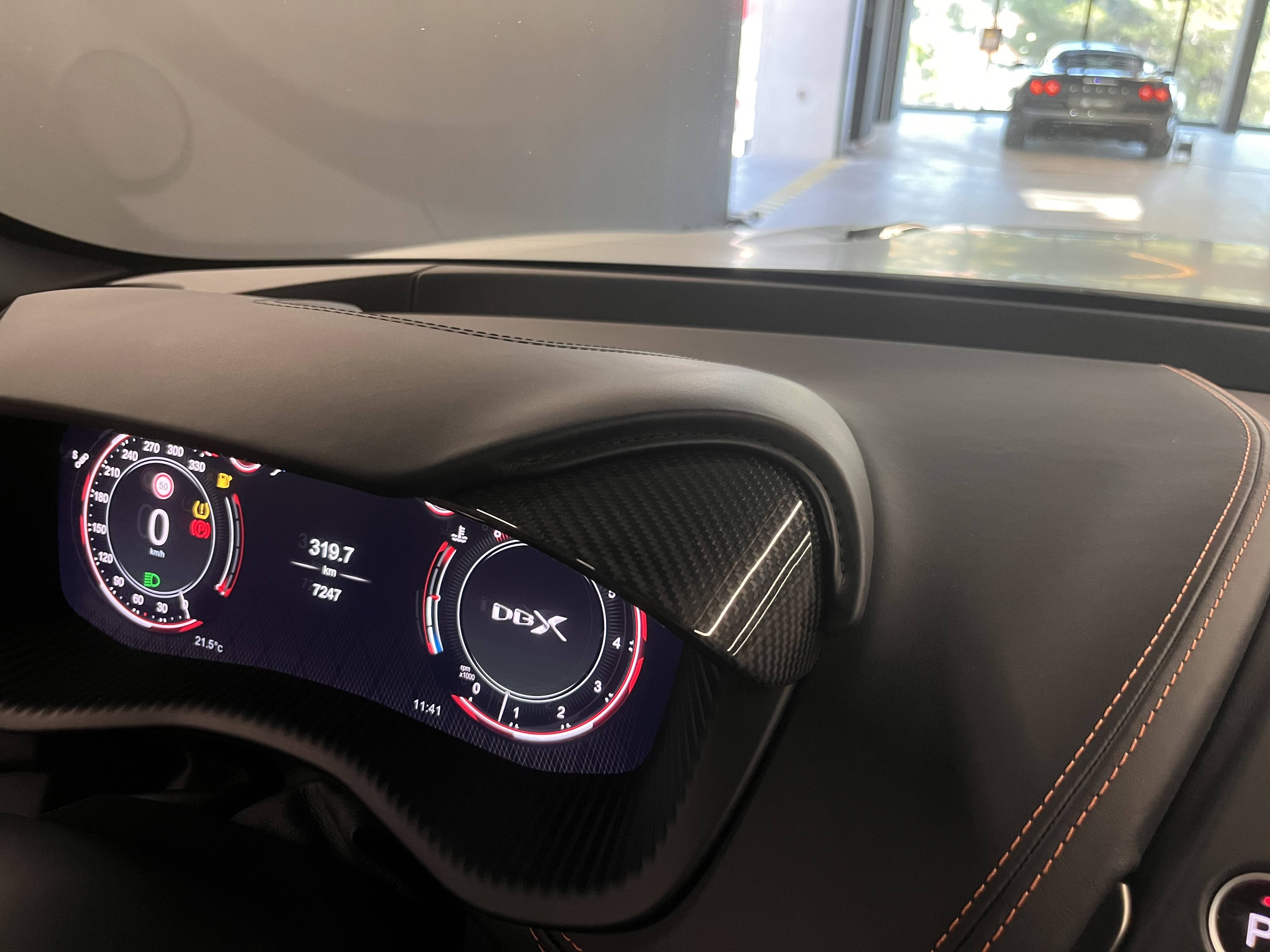 DBX707 DBX707 4.0 Biturbo V8 &mdash; 20