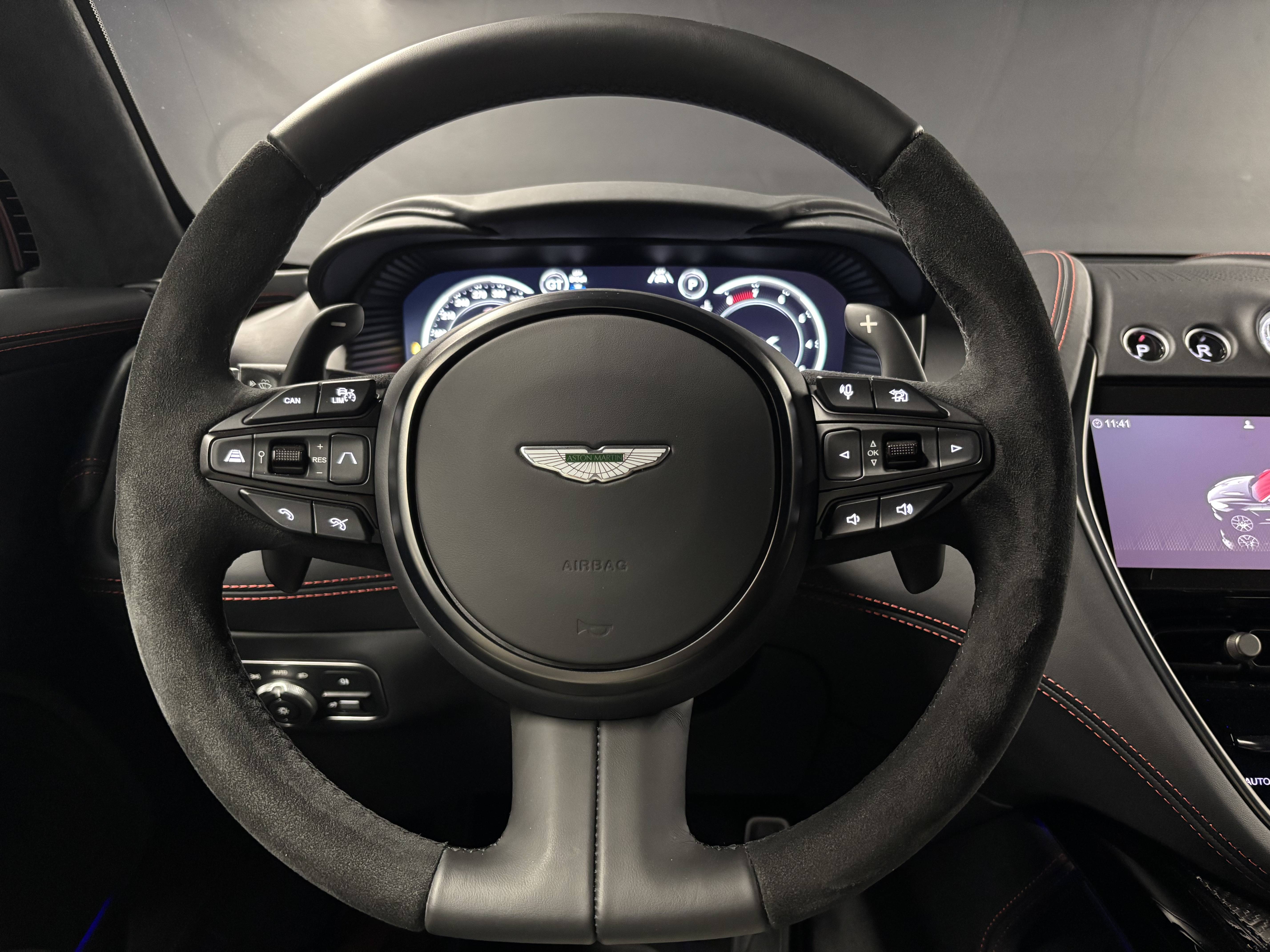 DBX707 DBX707 4.0 Biturbo V8 &mdash; 5