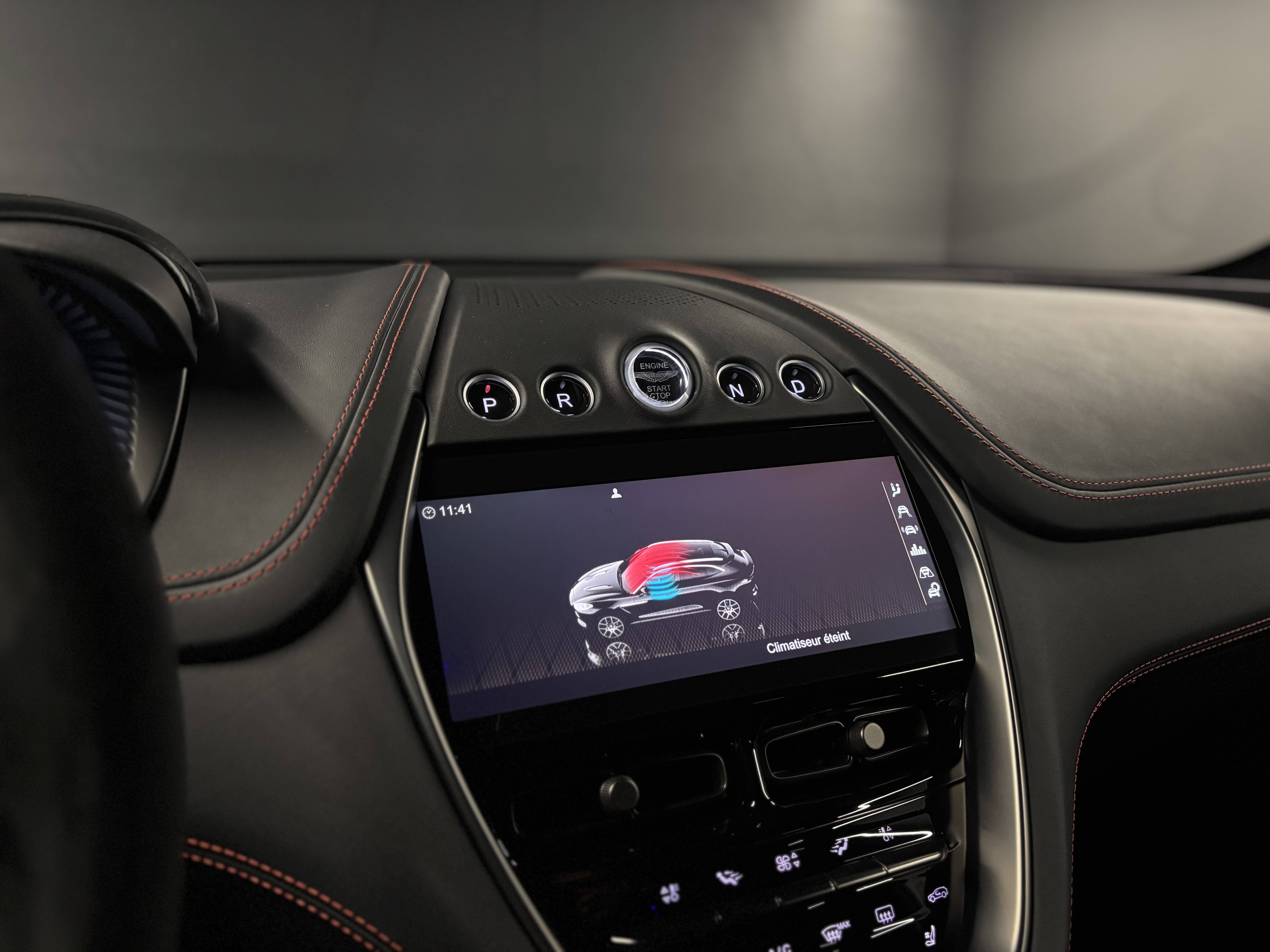 DBX707 DBX707 4.0 Biturbo V8 &mdash; 7