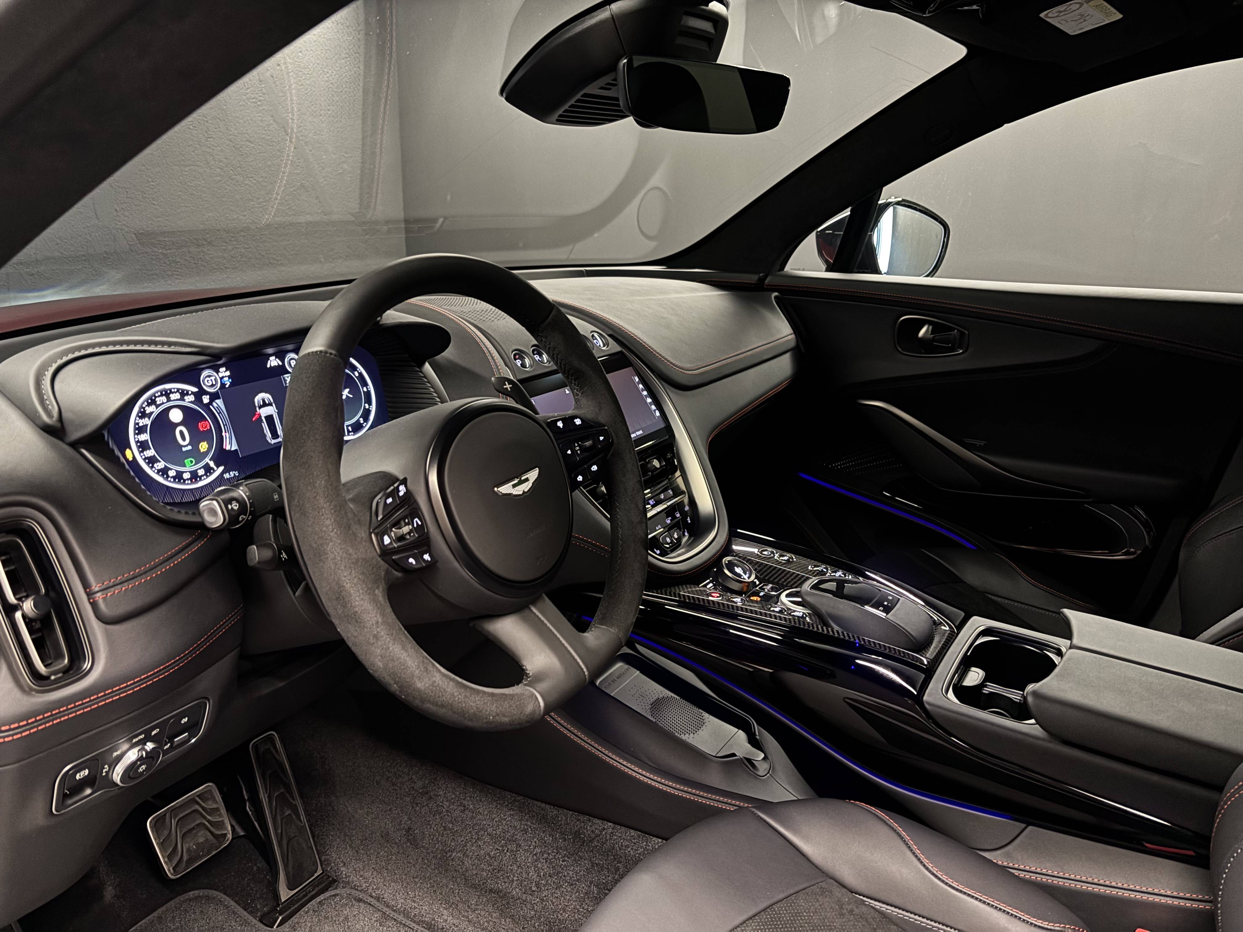 DBX707 DBX707 4.0 Biturbo V8 &mdash; 9