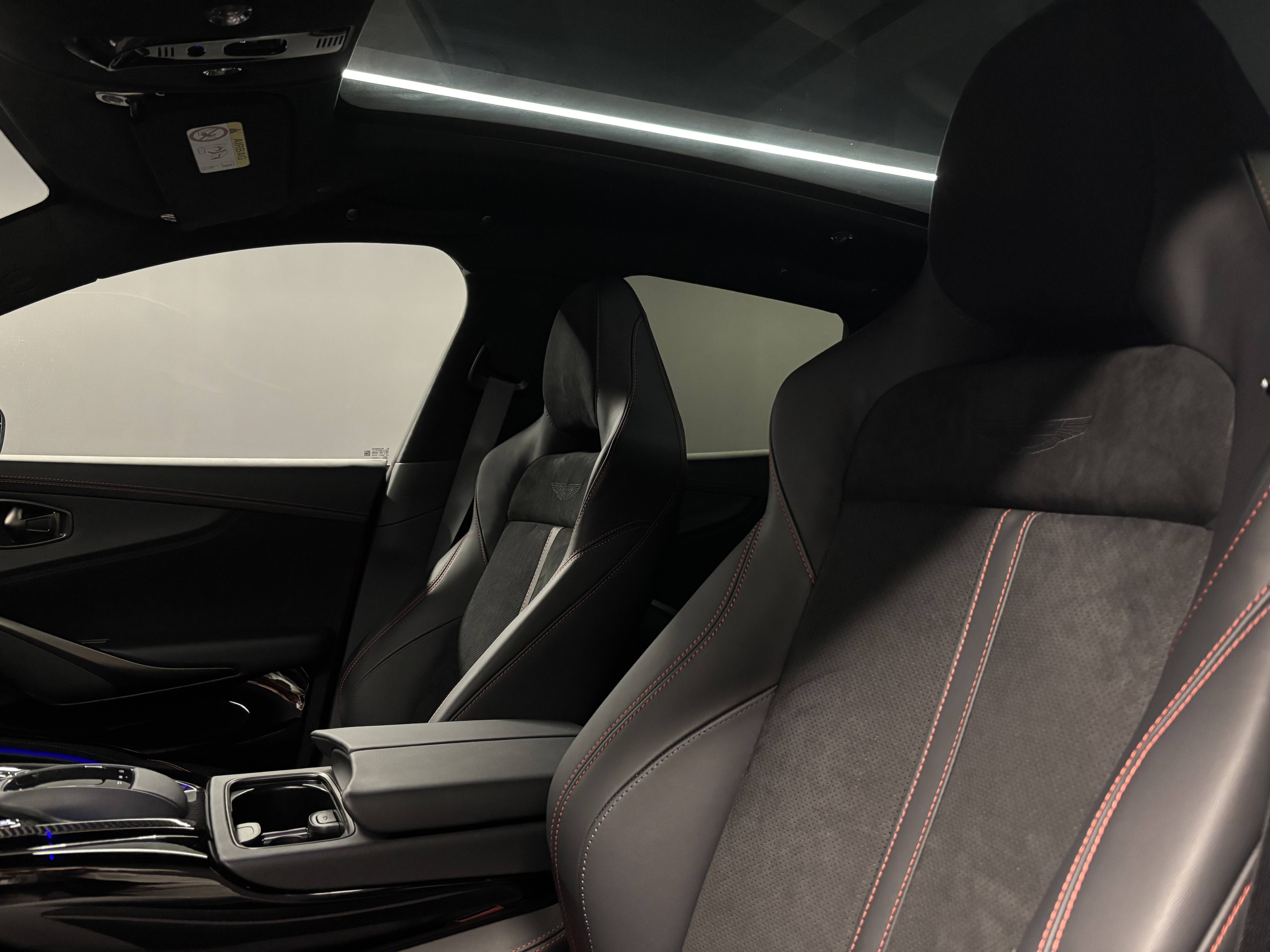 DBX707 DBX707 4.0 Biturbo V8 &mdash; 11