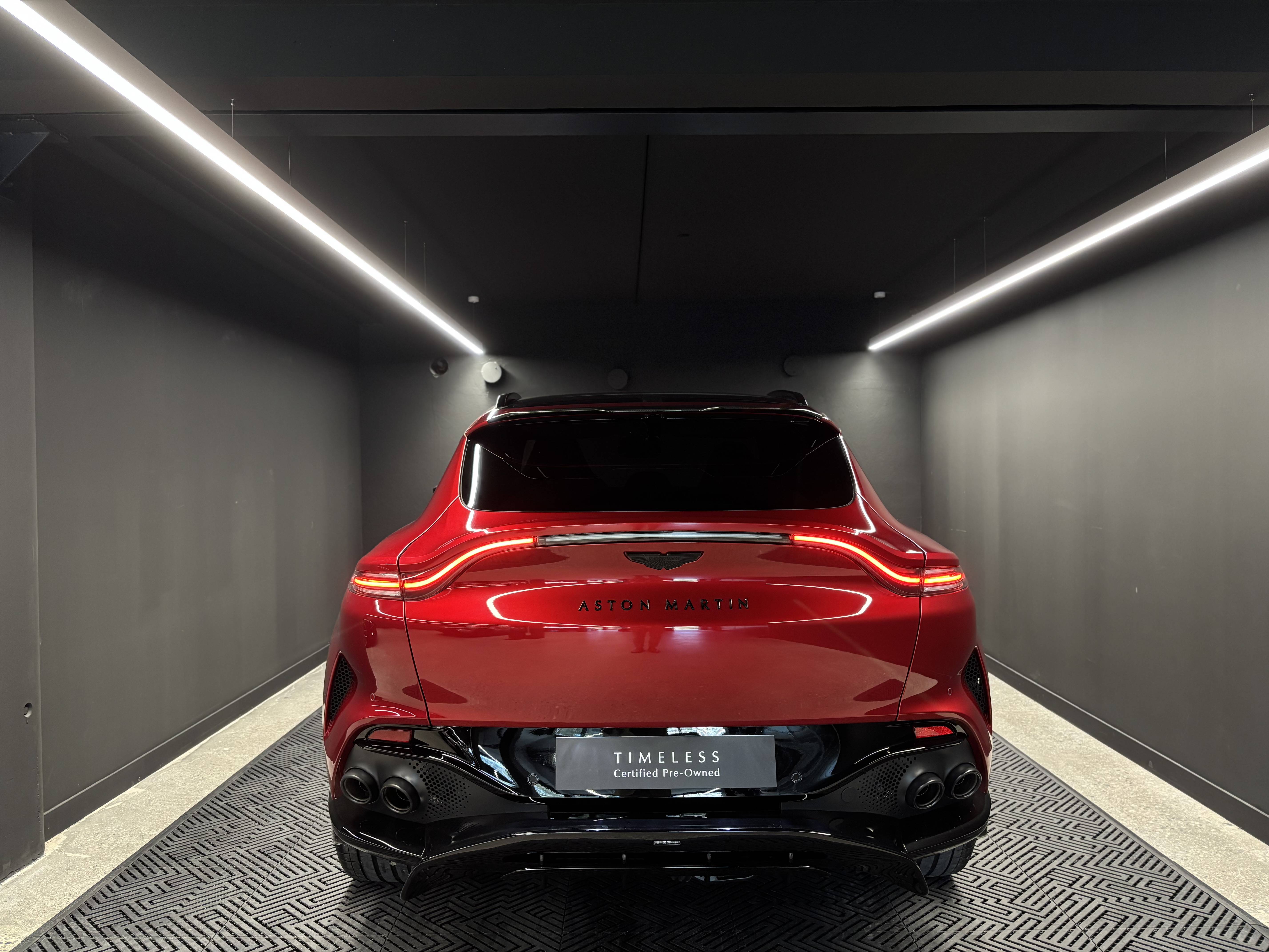 DBX707 DBX707 4.0 Biturbo V8 &mdash; 16