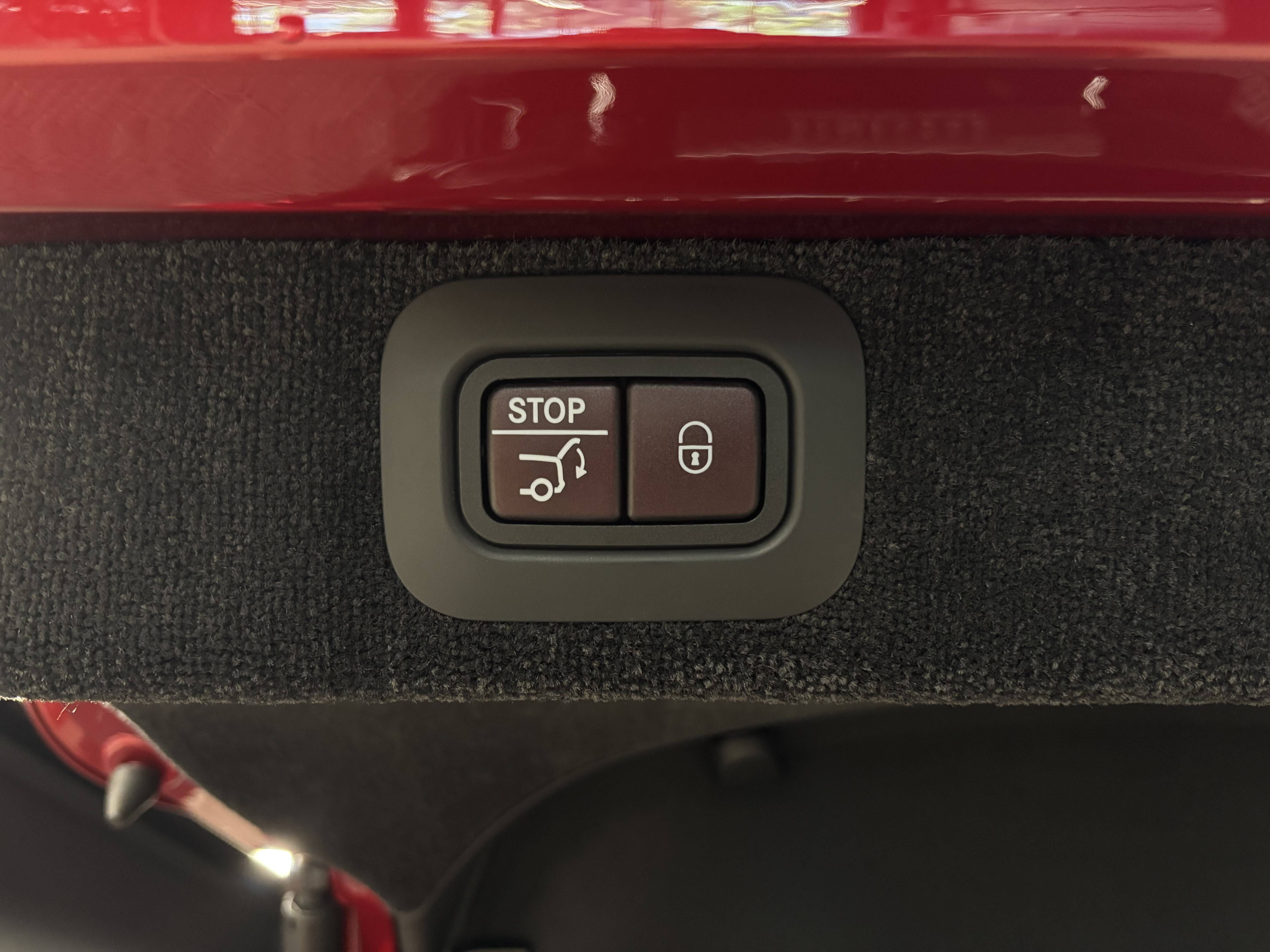 DBX707 DBX707 4.0 Biturbo V8 &mdash; 18