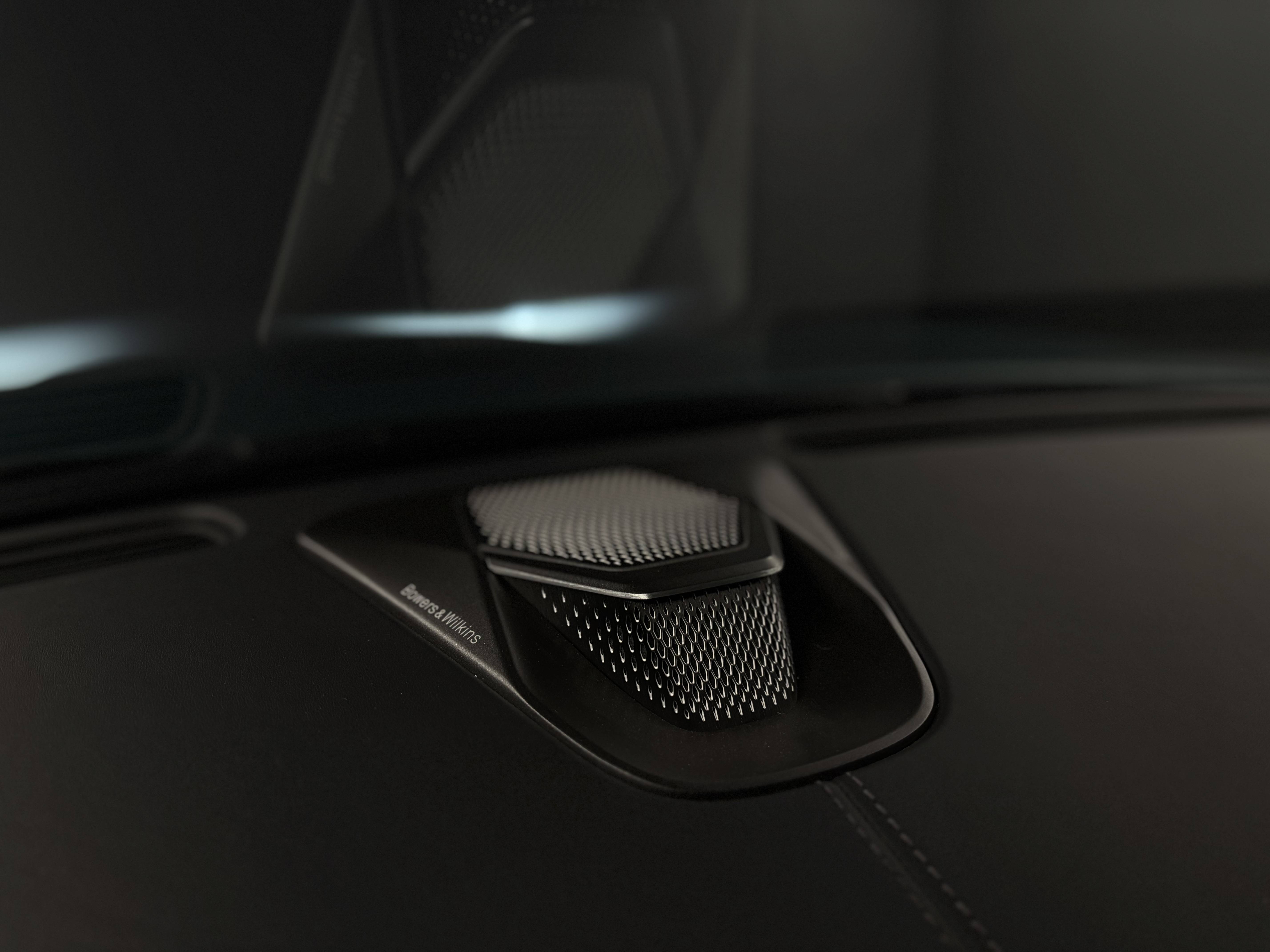 VANQUISH Vanquish Coup&eacute; V12 835 ch &mdash; 5