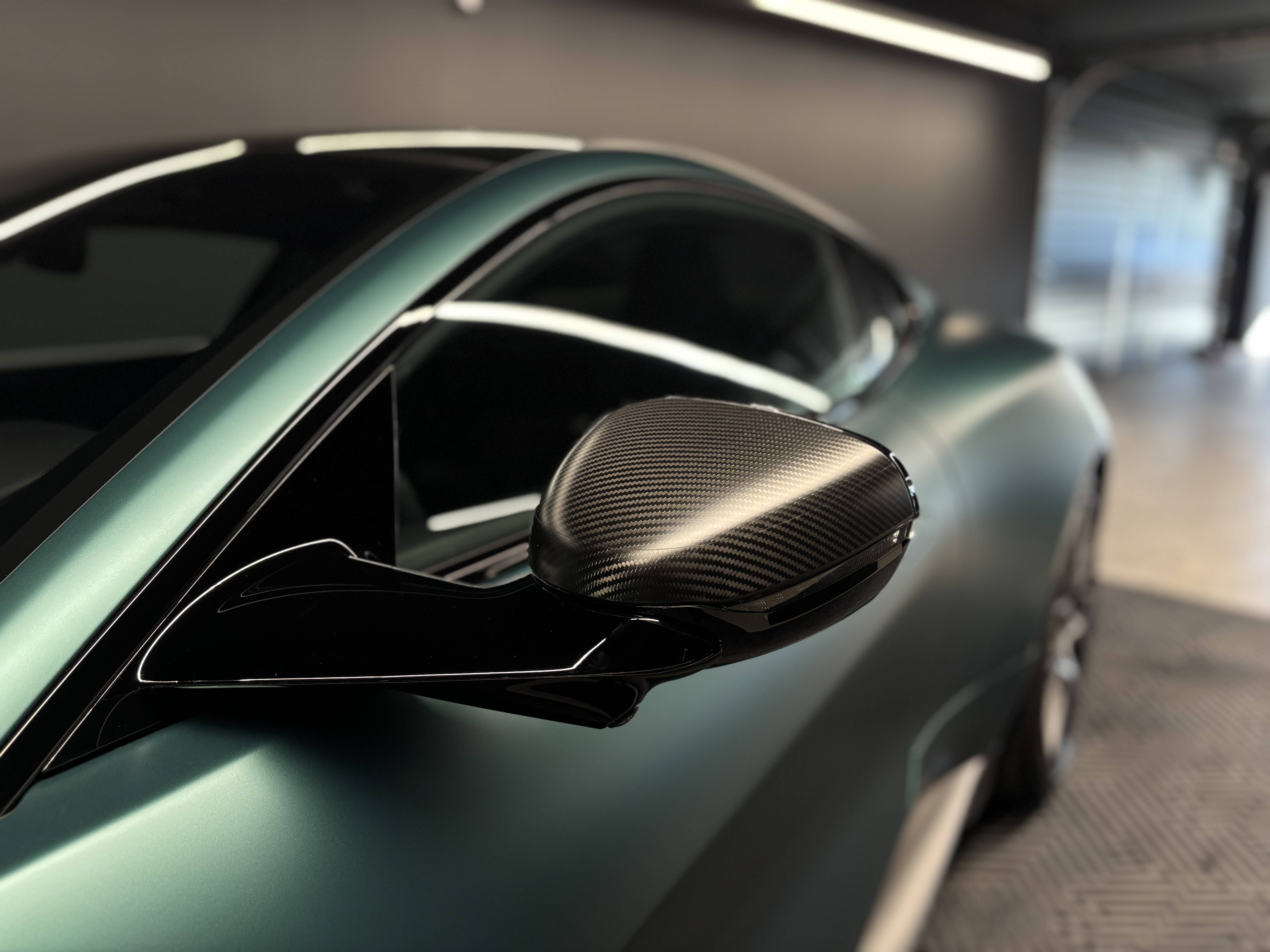 VANQUISH Vanquish Coup&eacute; V12 835 ch &mdash; 18