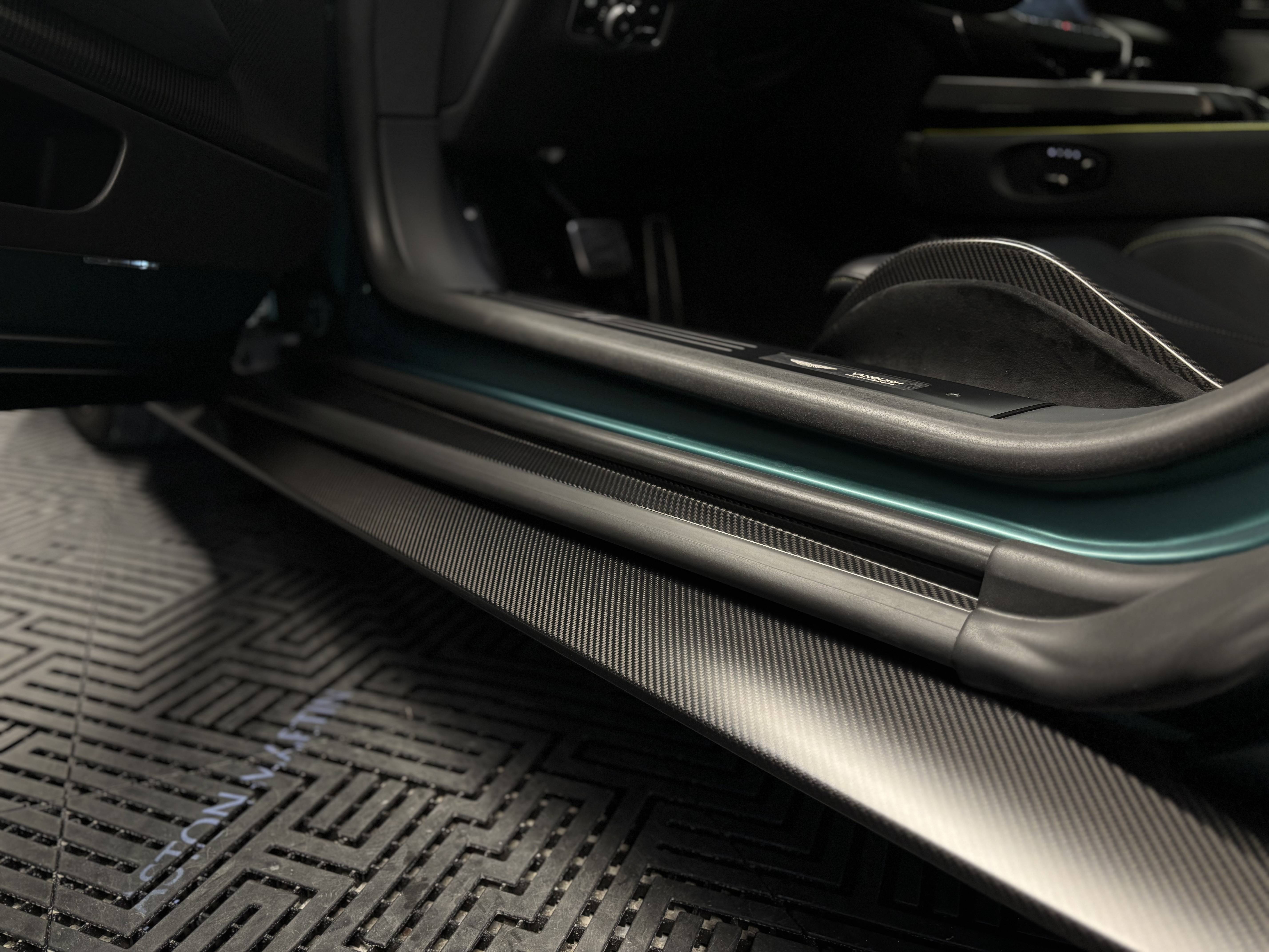 VANQUISH Vanquish Coup&eacute; V12 835 ch &mdash; 19