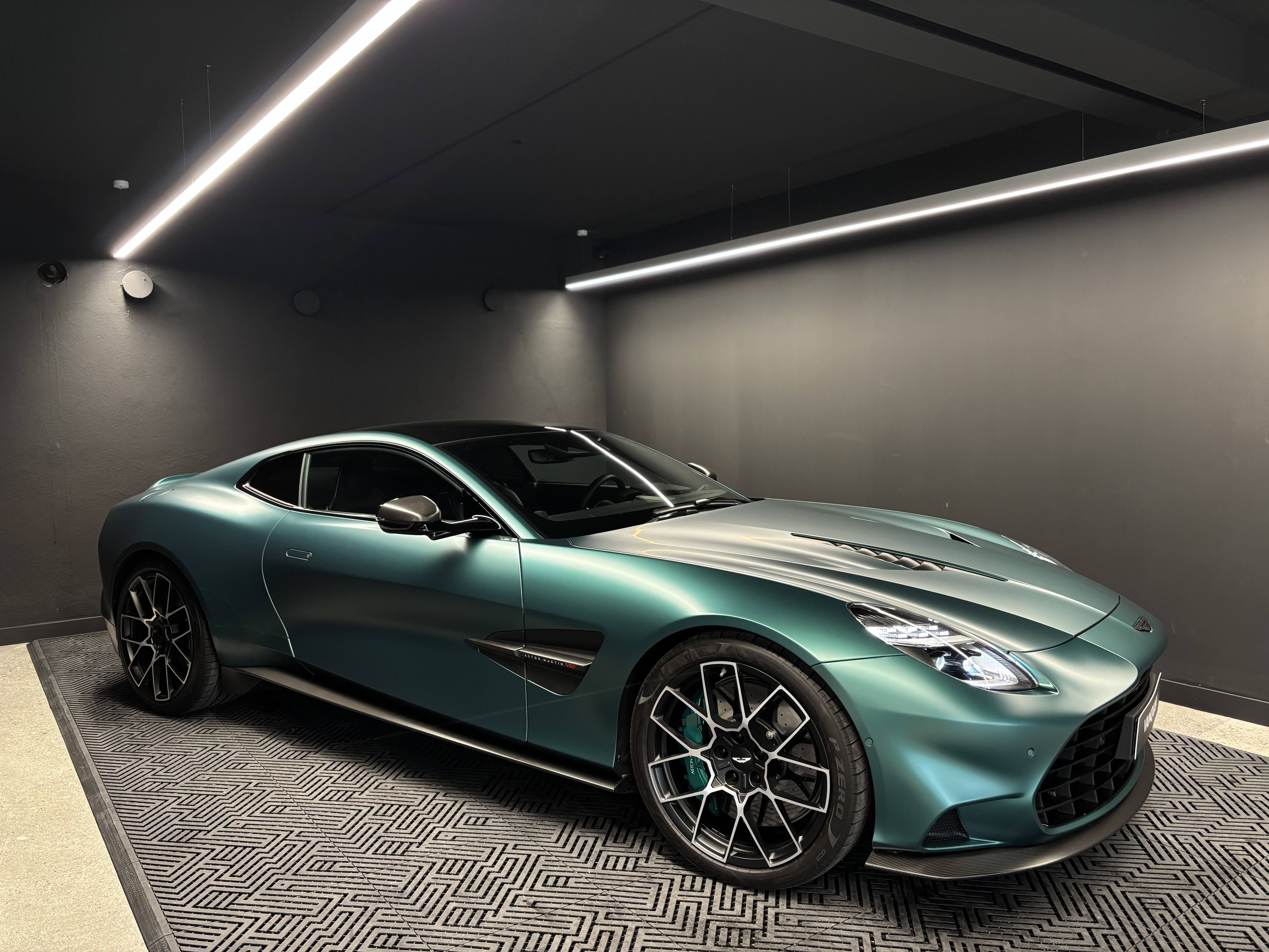 VANQUISH Vanquish Coup&eacute; V12 835 ch &mdash; 22