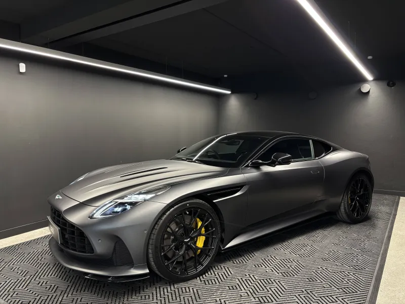 Aston Martin-DB12 COUPE -DB12 Coupé 4.0 Biturbo V8 Aston Martin-DB12 COUPE -d'occasion chez Aston Martin Cannes