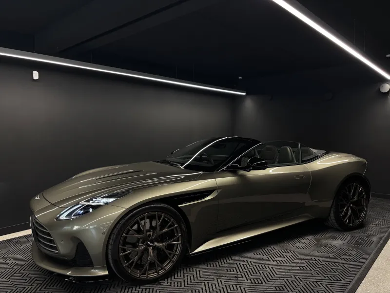 Aston Martin-DB12 VOLANTE-d'occasion chez Aston Martin Cannes