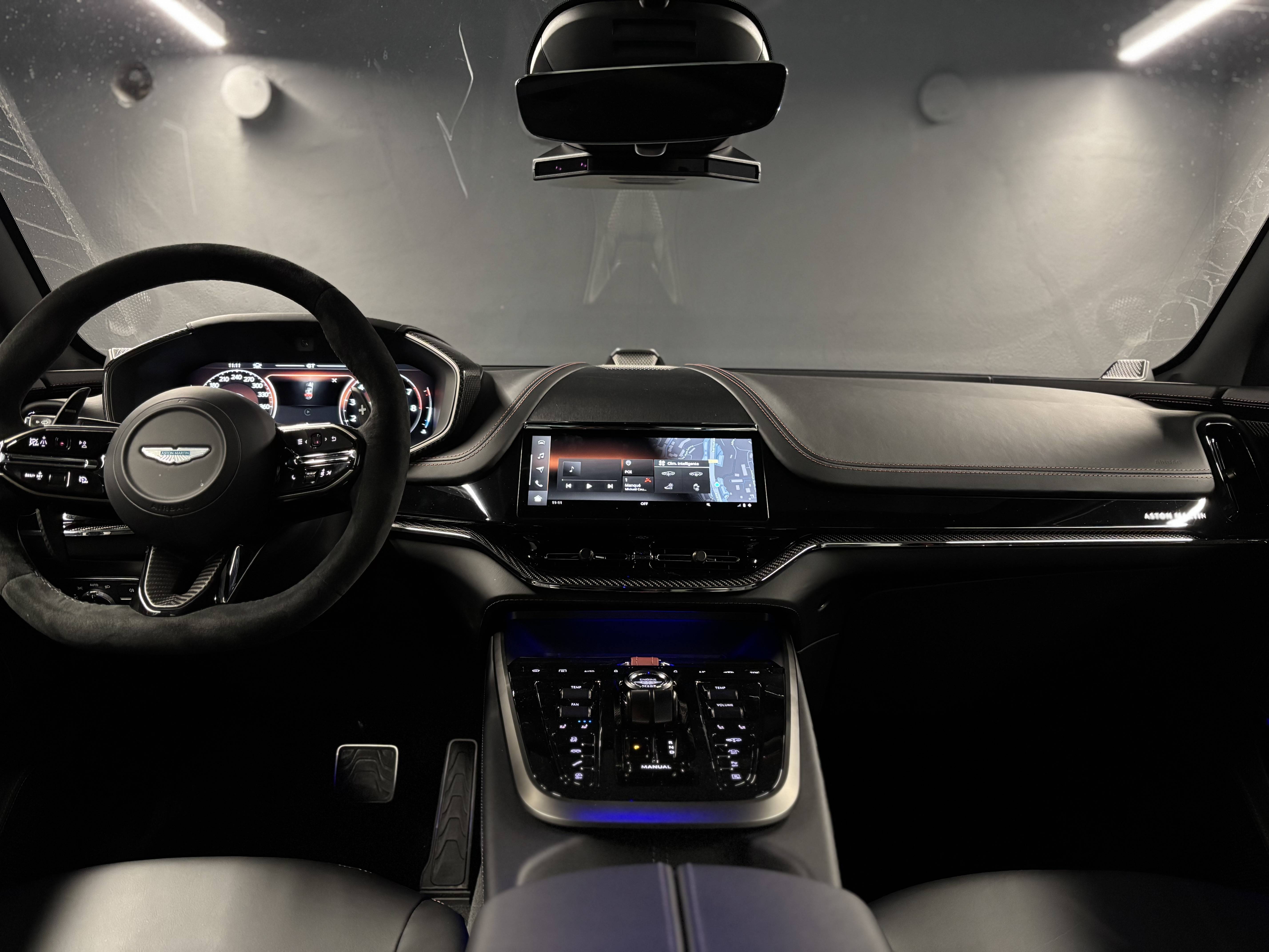 DBX DBX S 4.0 Biturbo V8 727 ch &mdash; 11
