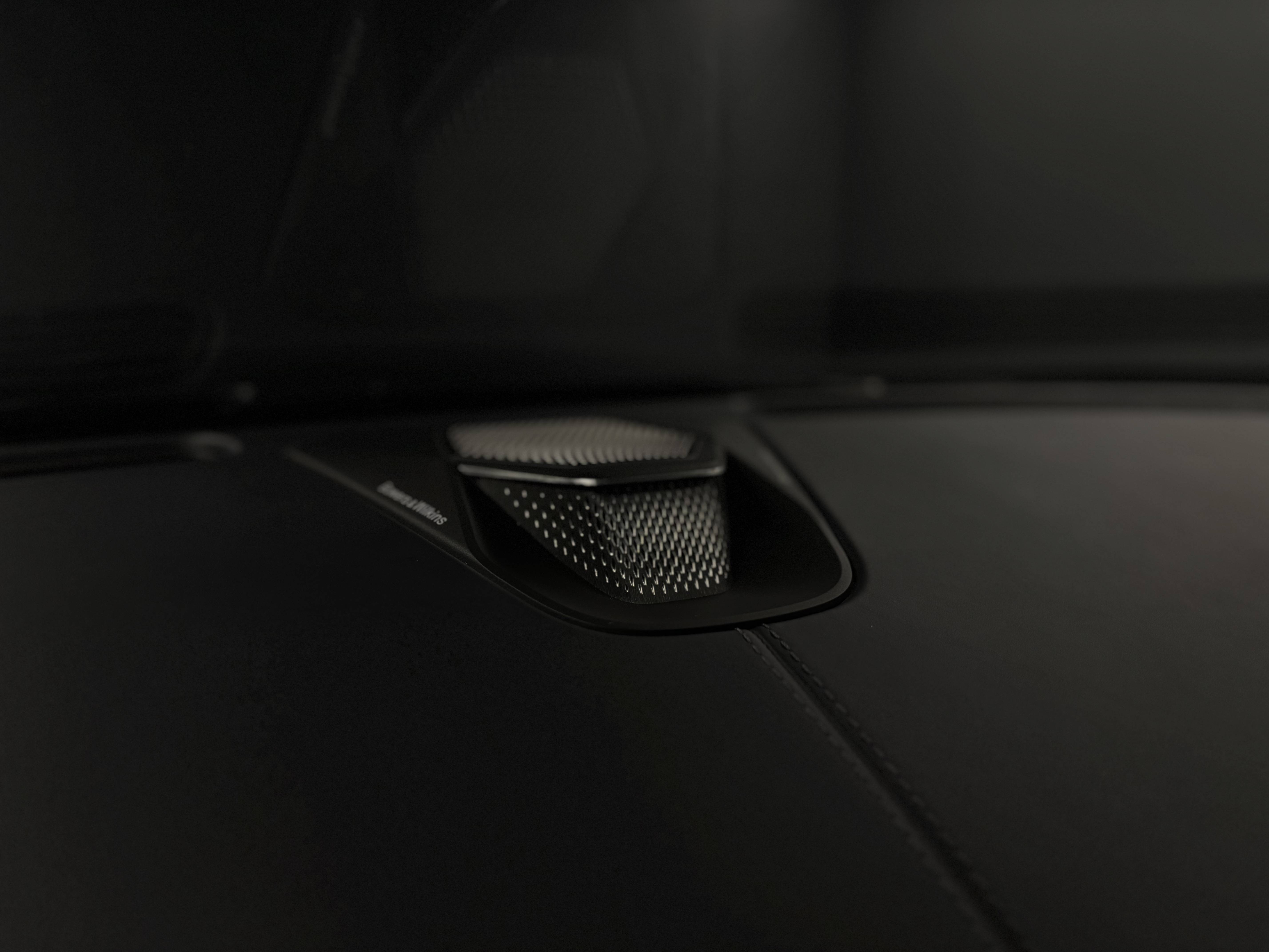 DB11 COUPE DB12 Coup&eacute; 4.0 Biturbo V8 &mdash; 6