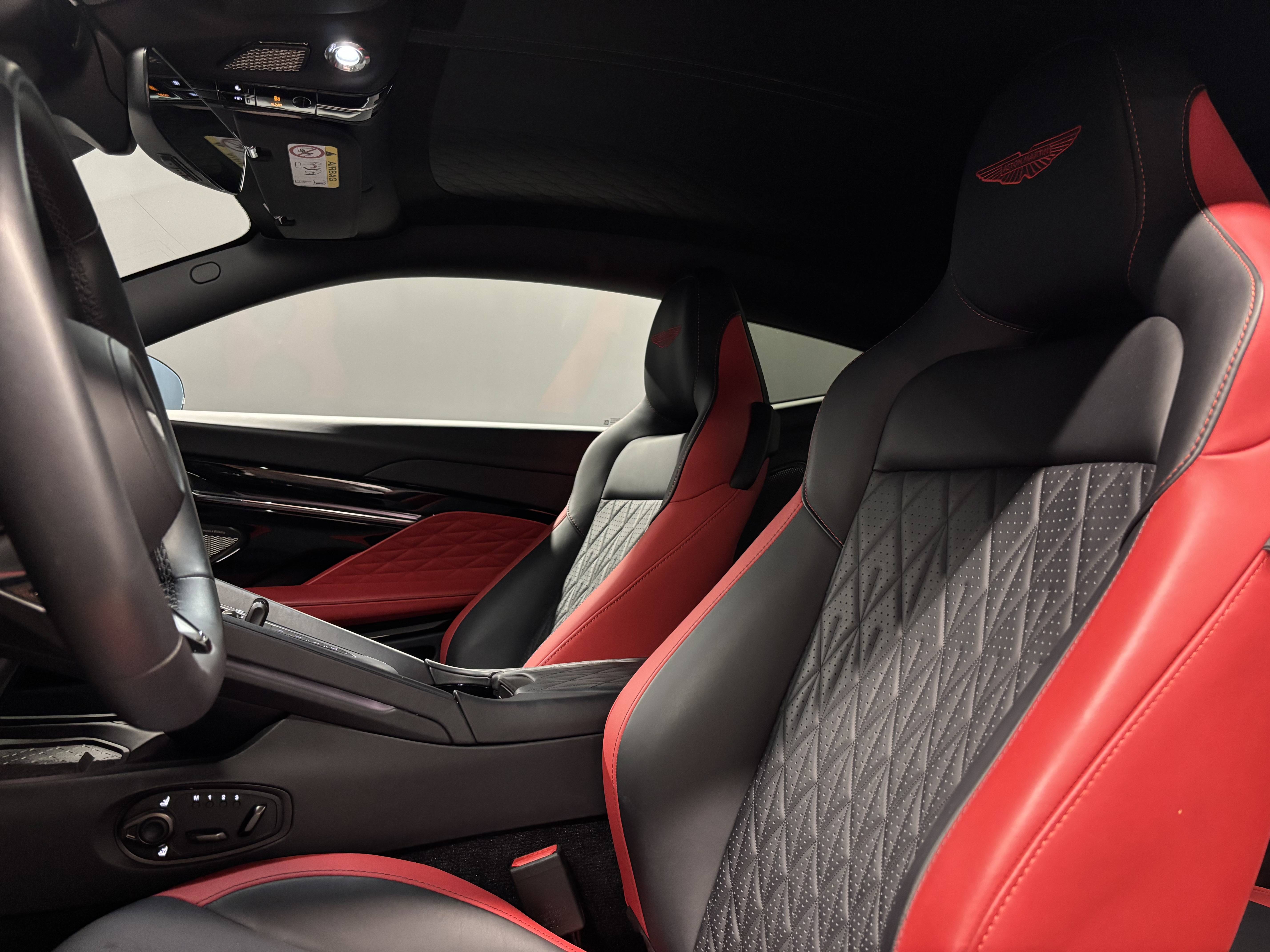 DB11 COUPE DB12 Coup&eacute; 4.0 Biturbo V8 &mdash; 7