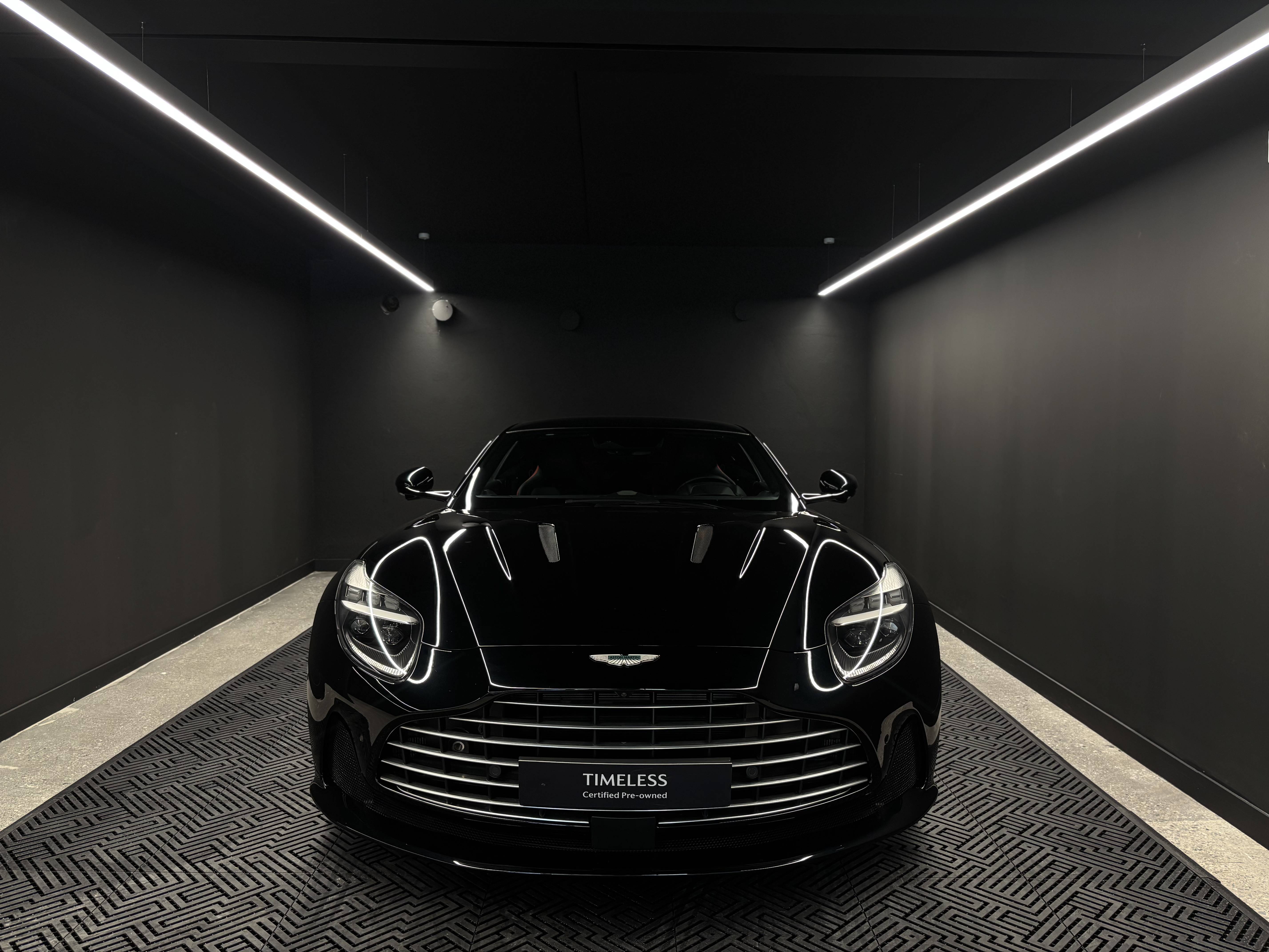 DB11 COUPE DB12 Coup&eacute; 4.0 Biturbo V8 &mdash; 14