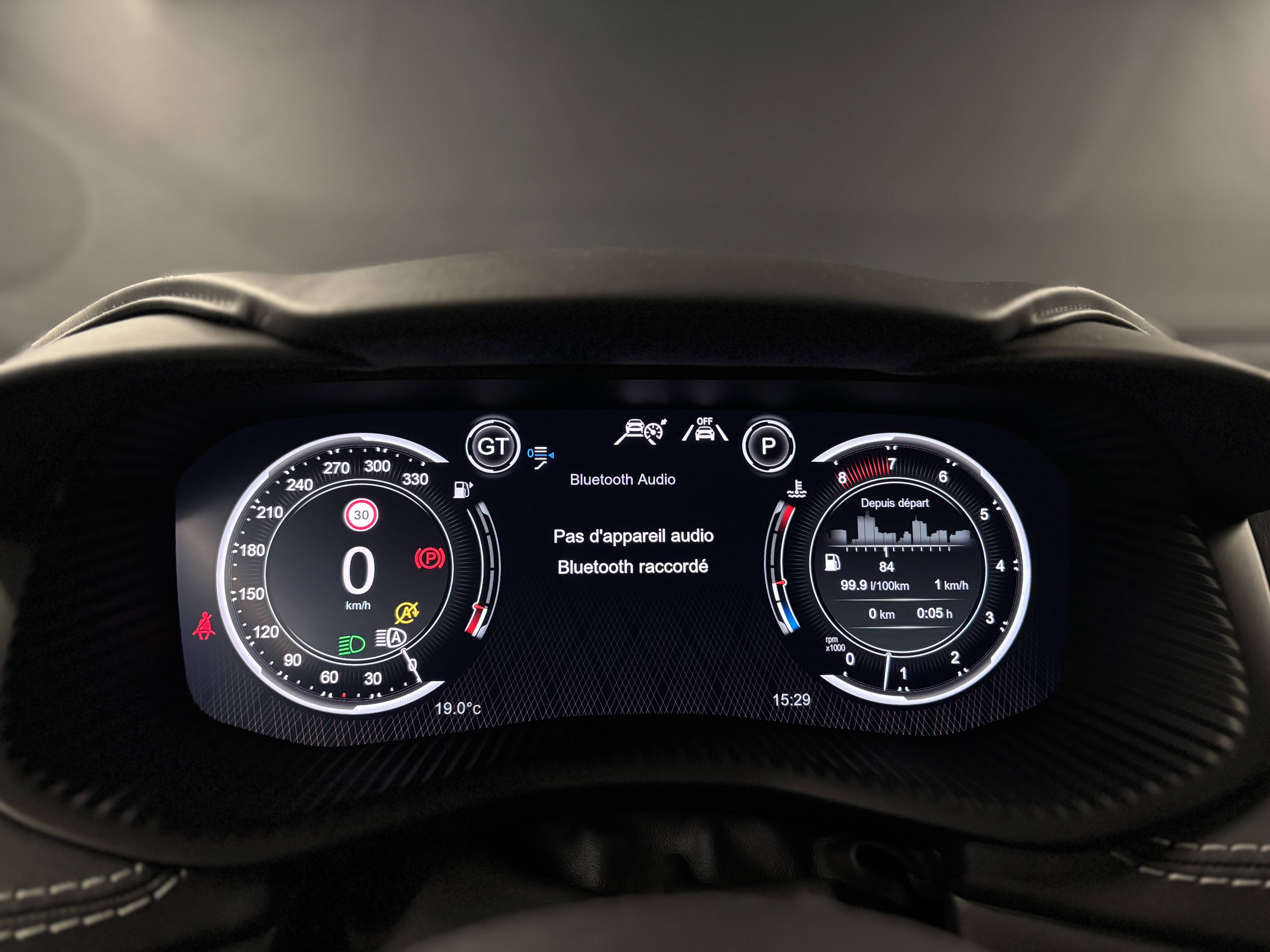 DBX707 DBX707 4.0 Biturbo V8 &mdash; 3