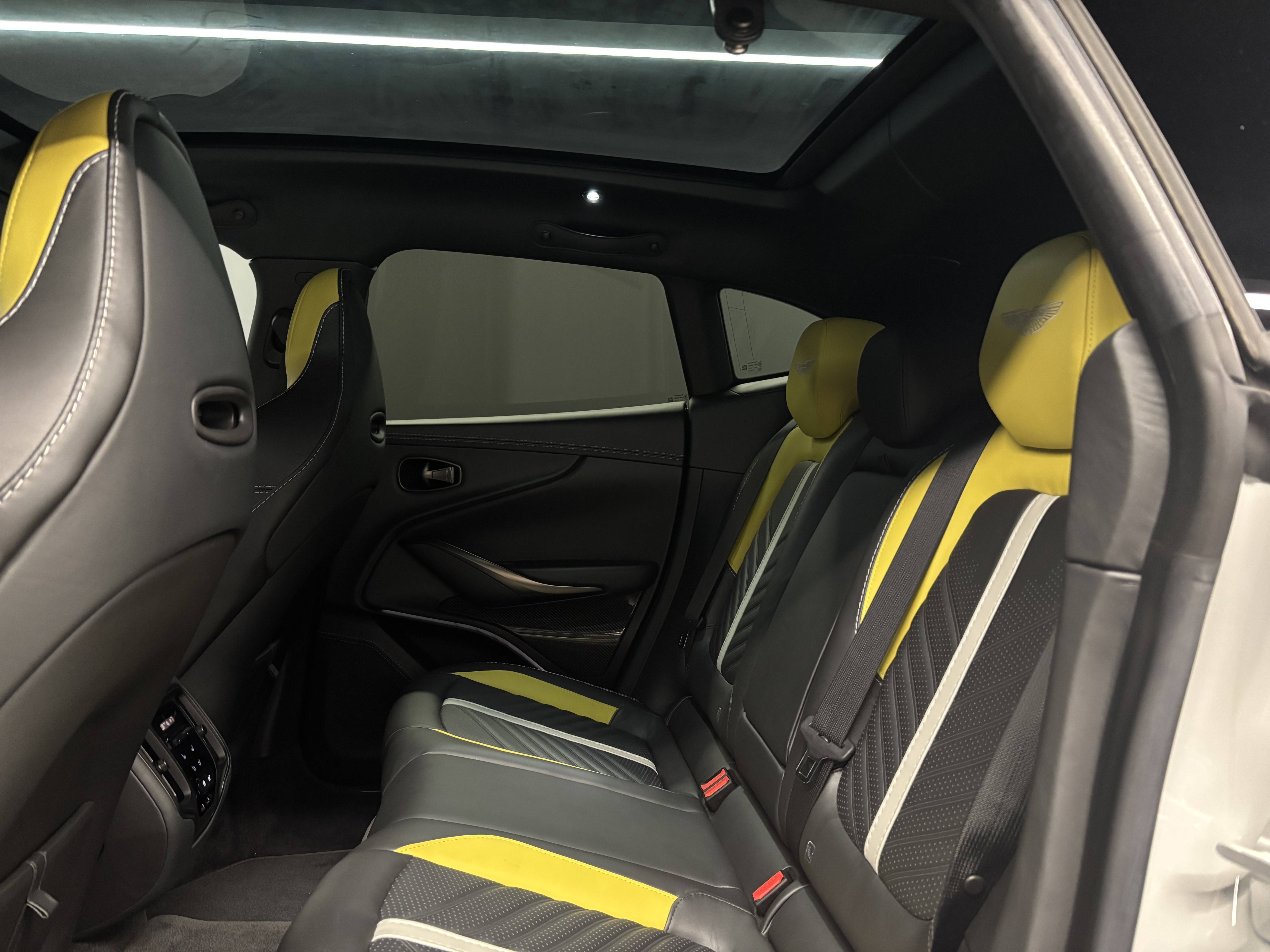 DBX707 DBX707 4.0 Biturbo V8 &mdash; 6