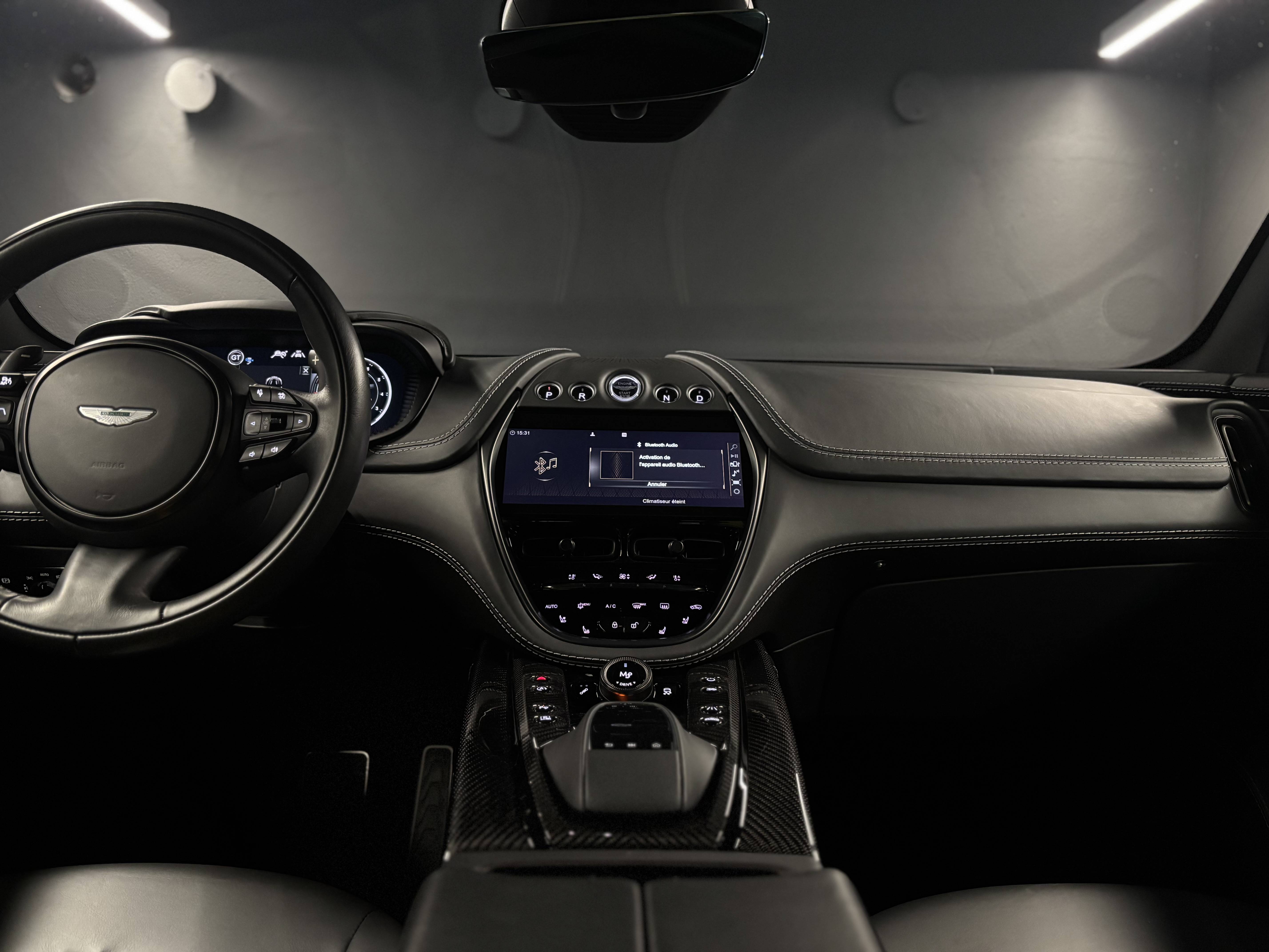 DBX707 DBX707 4.0 Biturbo V8 &mdash; 7