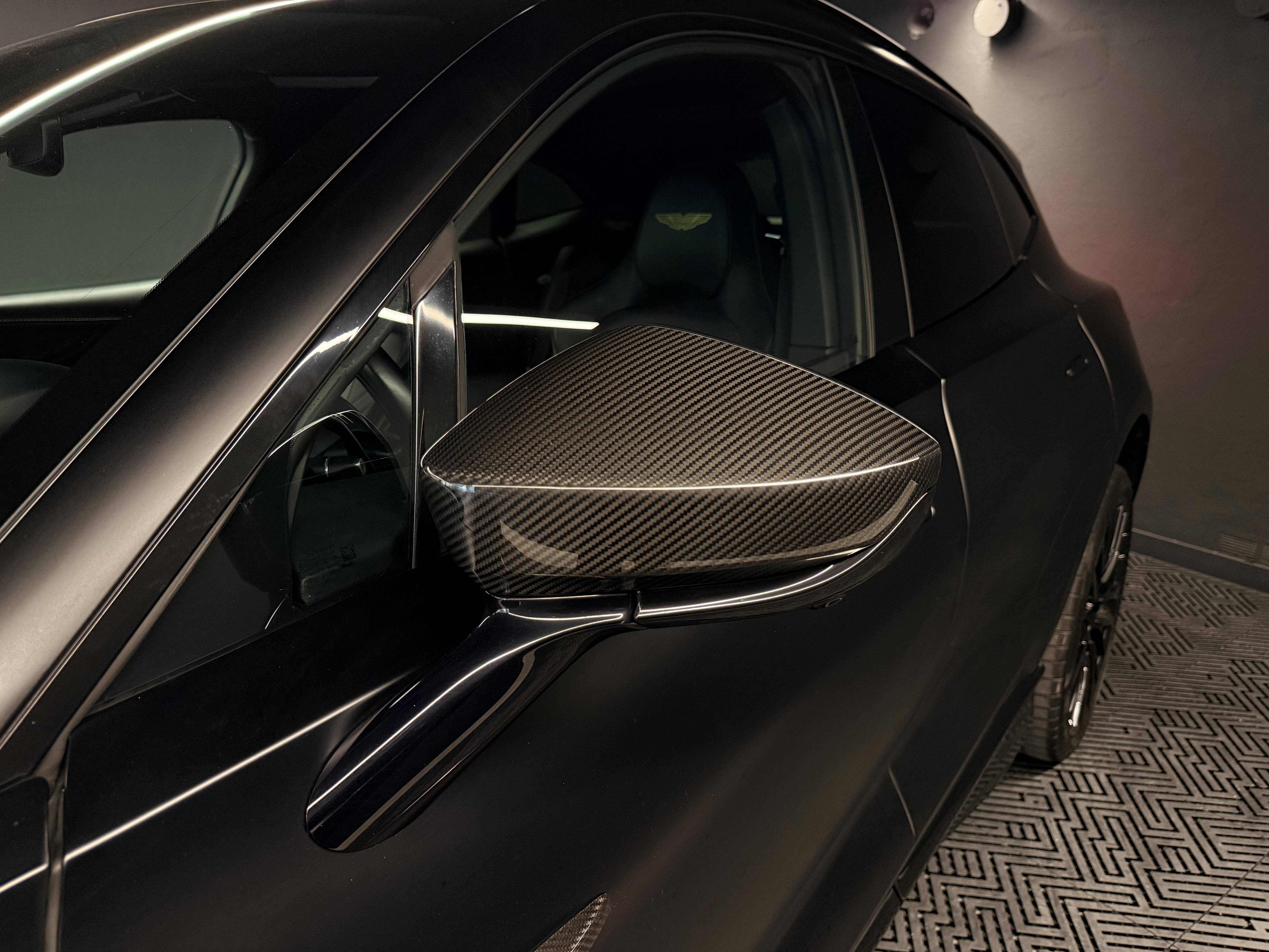 DBX707 DBX707 4.0 Biturbo V8 &mdash; 9
