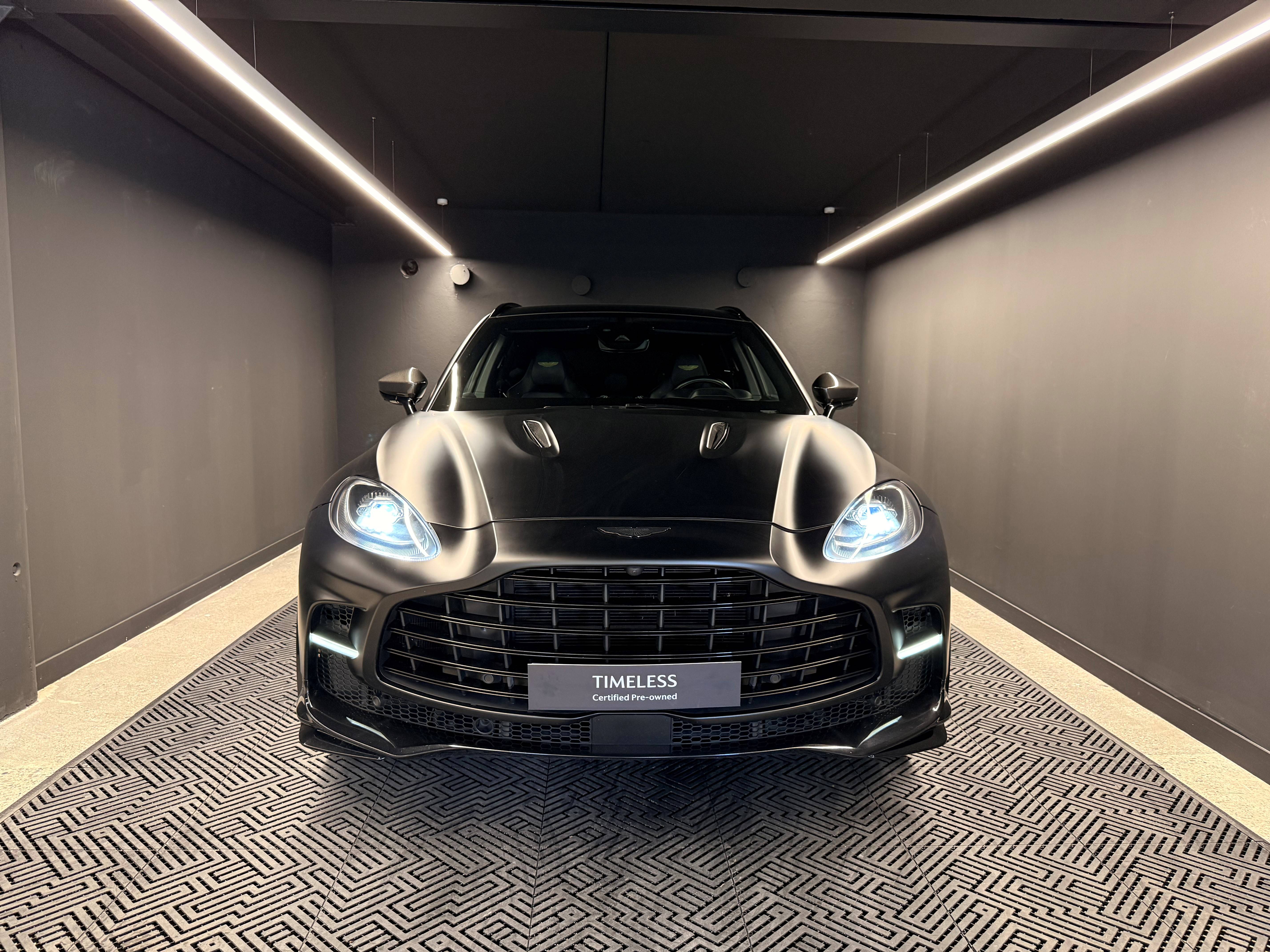 DBX707 DBX707 4.0 Biturbo V8 &mdash; 12