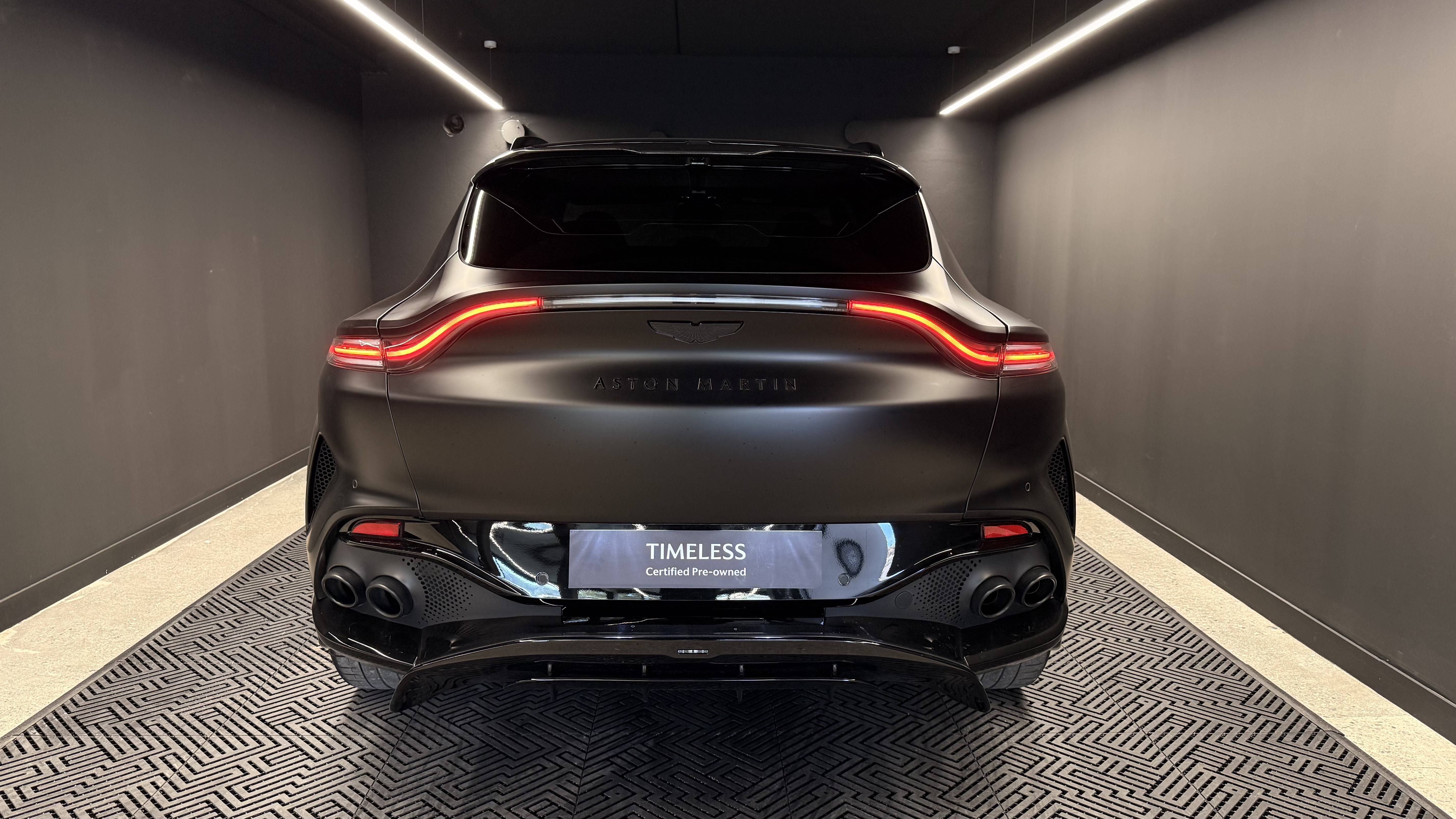 DBX707 DBX707 4.0 Biturbo V8 &mdash; 14