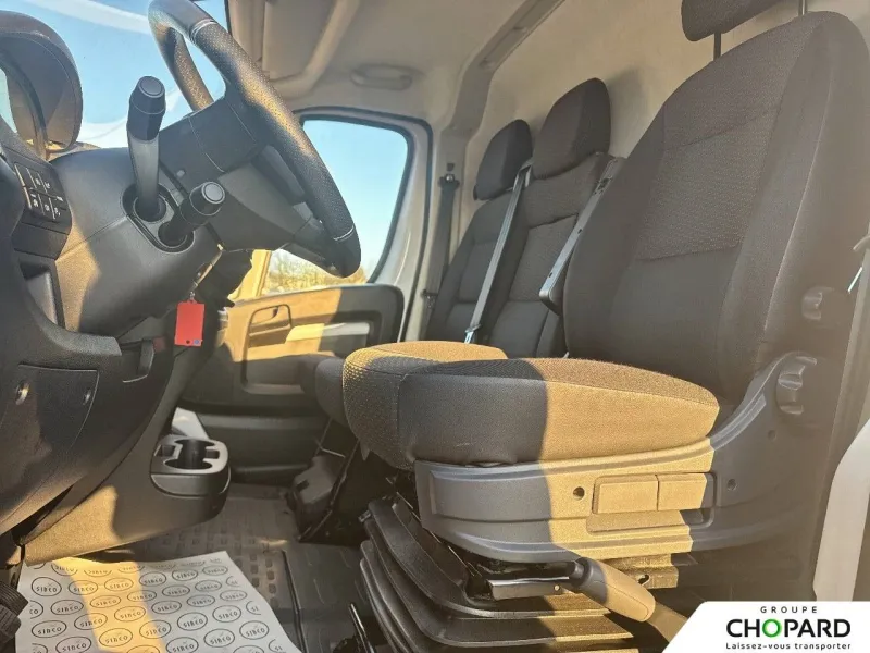 Image secondaire du véhicule 12