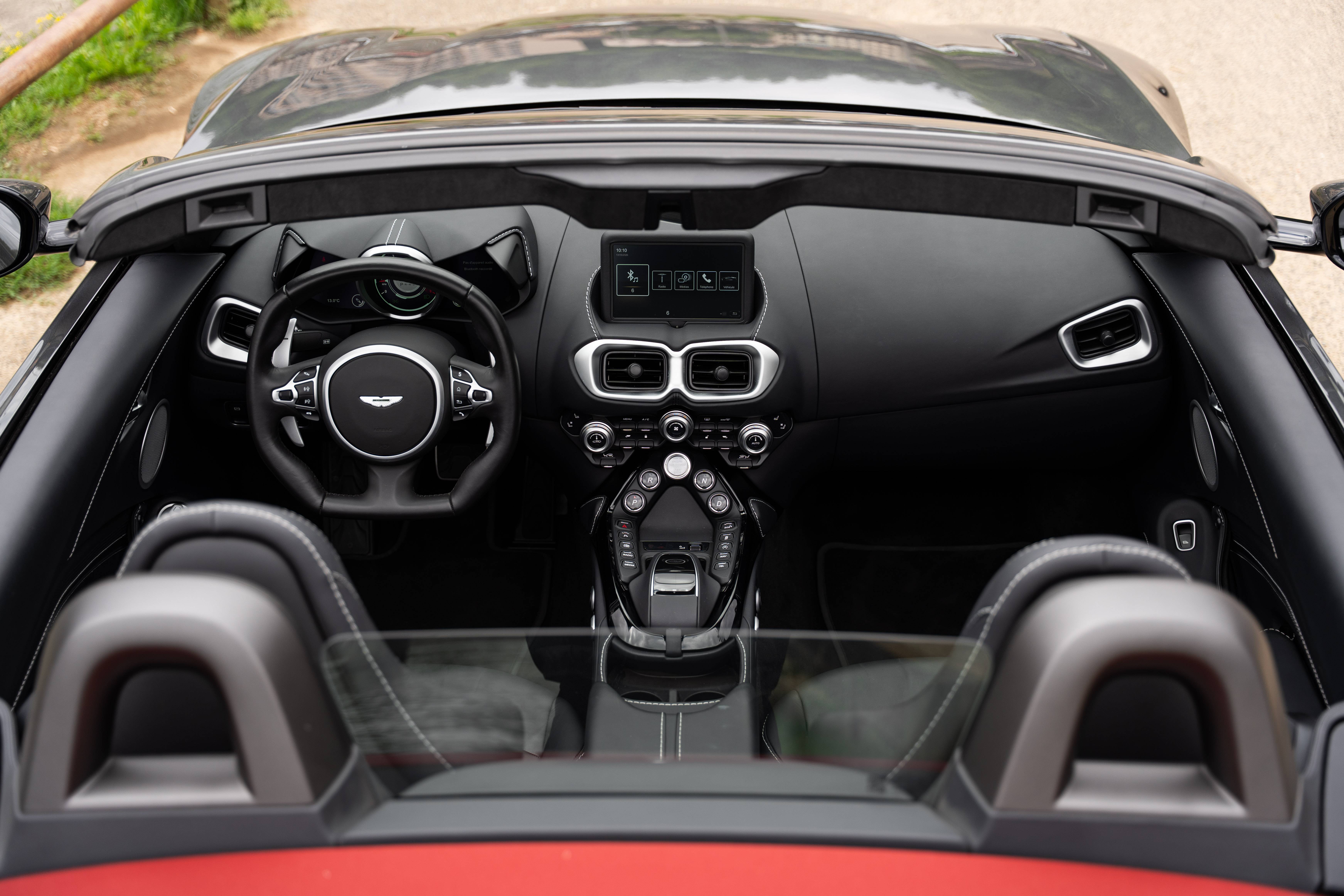 VANTAGE ROADSTER Vantage Roadster 4.0 Biturbo V8 510 ch BVA8 &mdash; 16