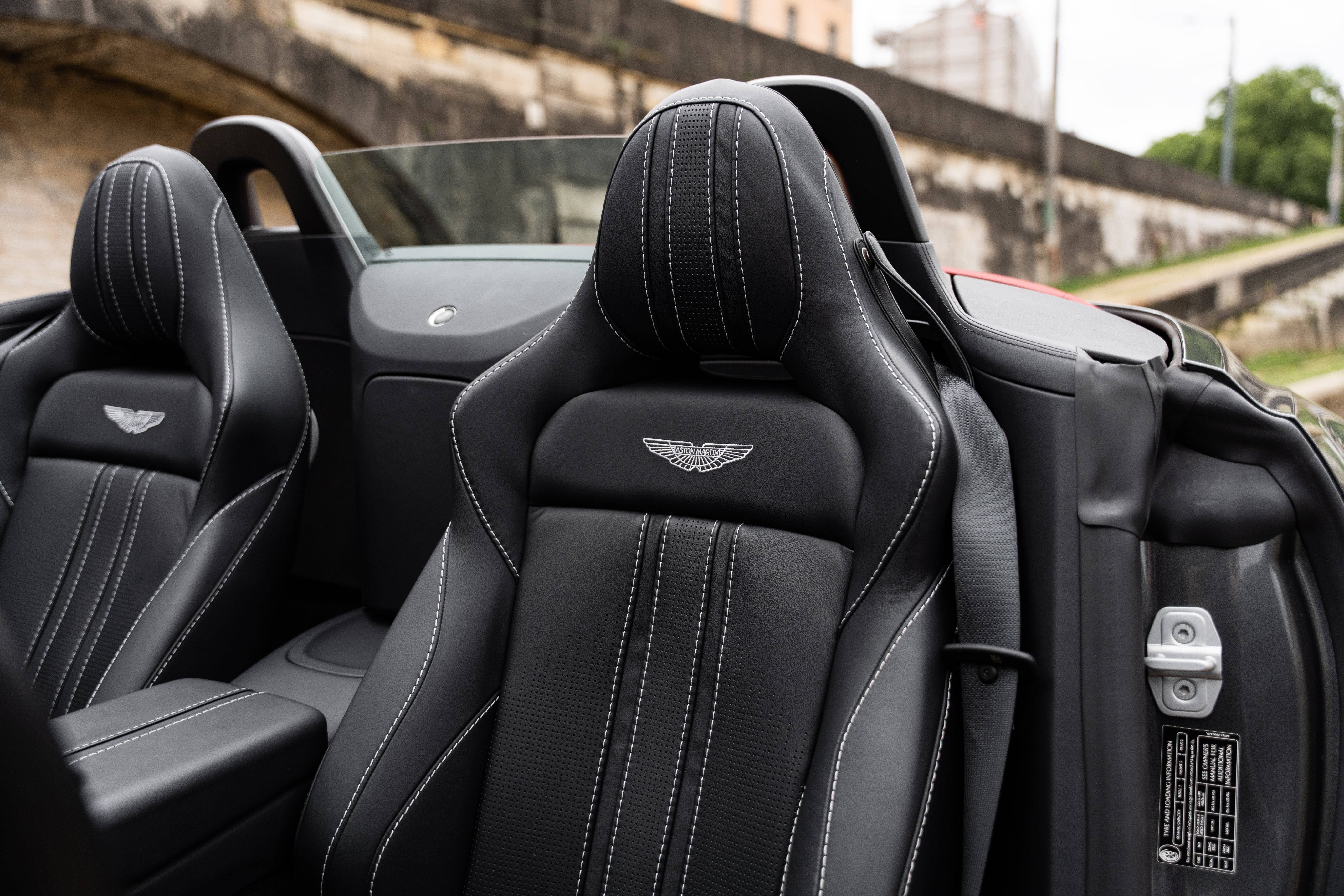 VANTAGE ROADSTER Vantage Roadster 4.0 Biturbo V8 510 ch BVA8 &mdash; 18