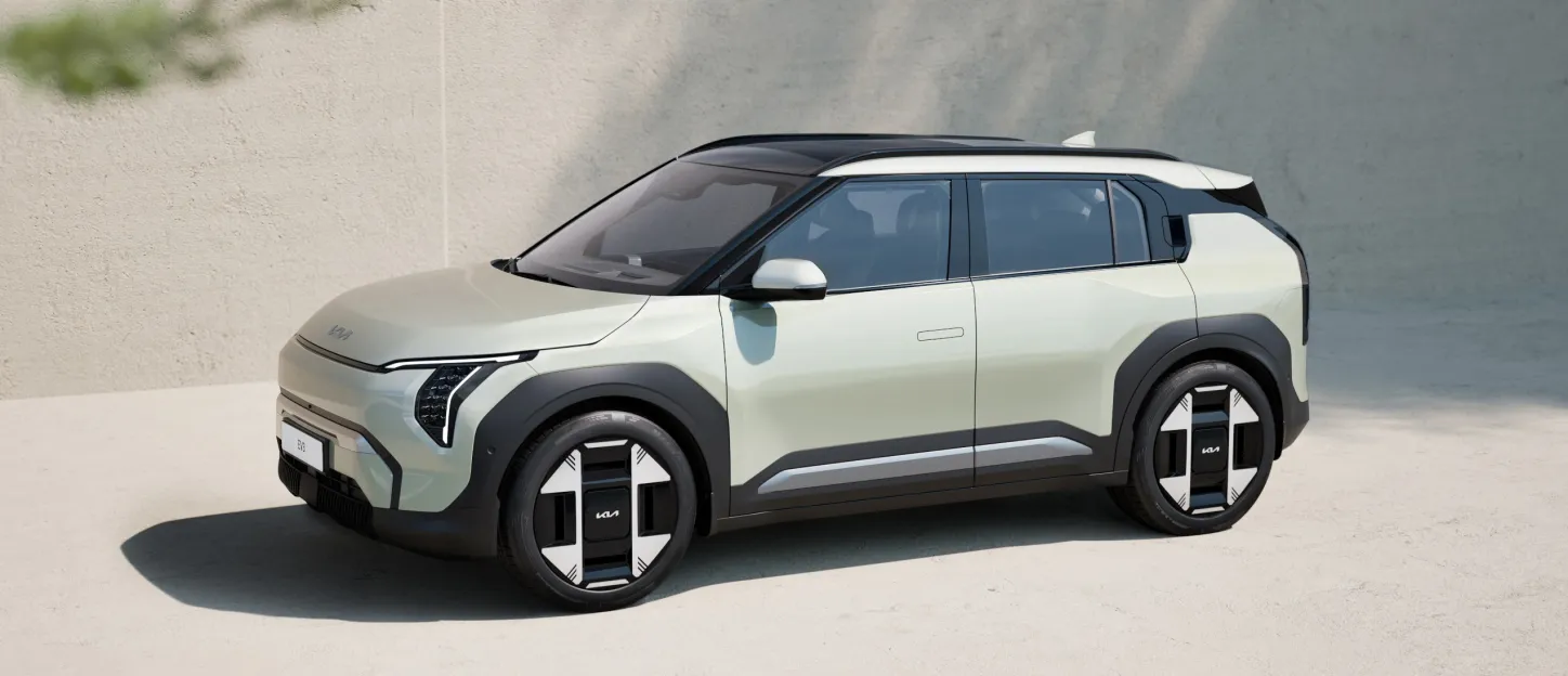 Kia EV3 2025 : trois quarts avant gauche statique