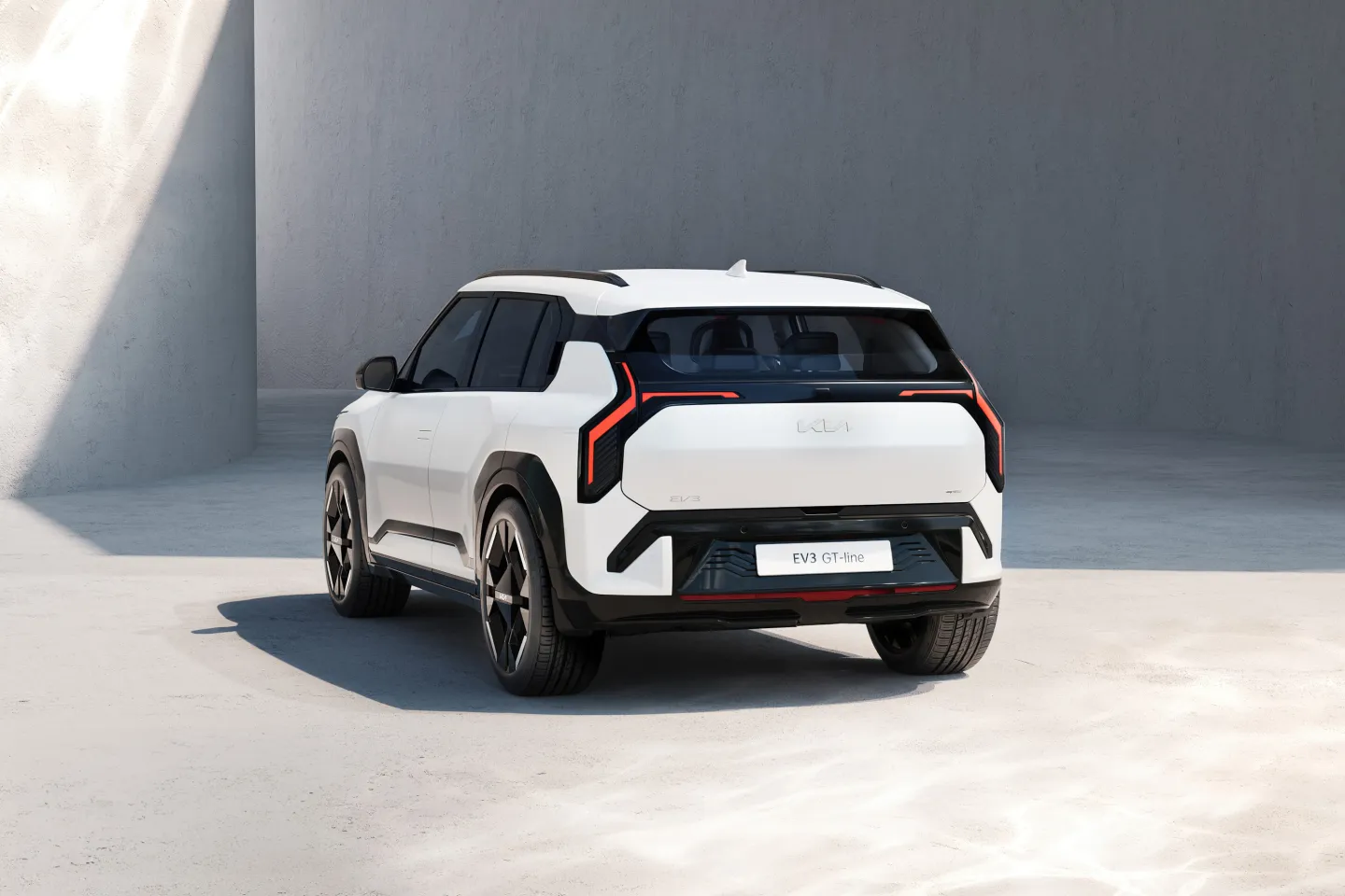 Kia EV3 GT-Line 2025 : trois quarts arrière gauche statique