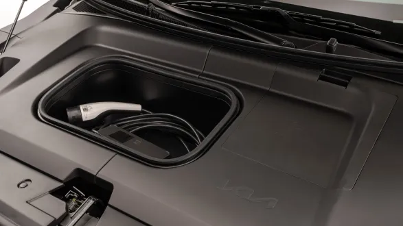 Kia EV3 2025 : rangement câbles sous le capot