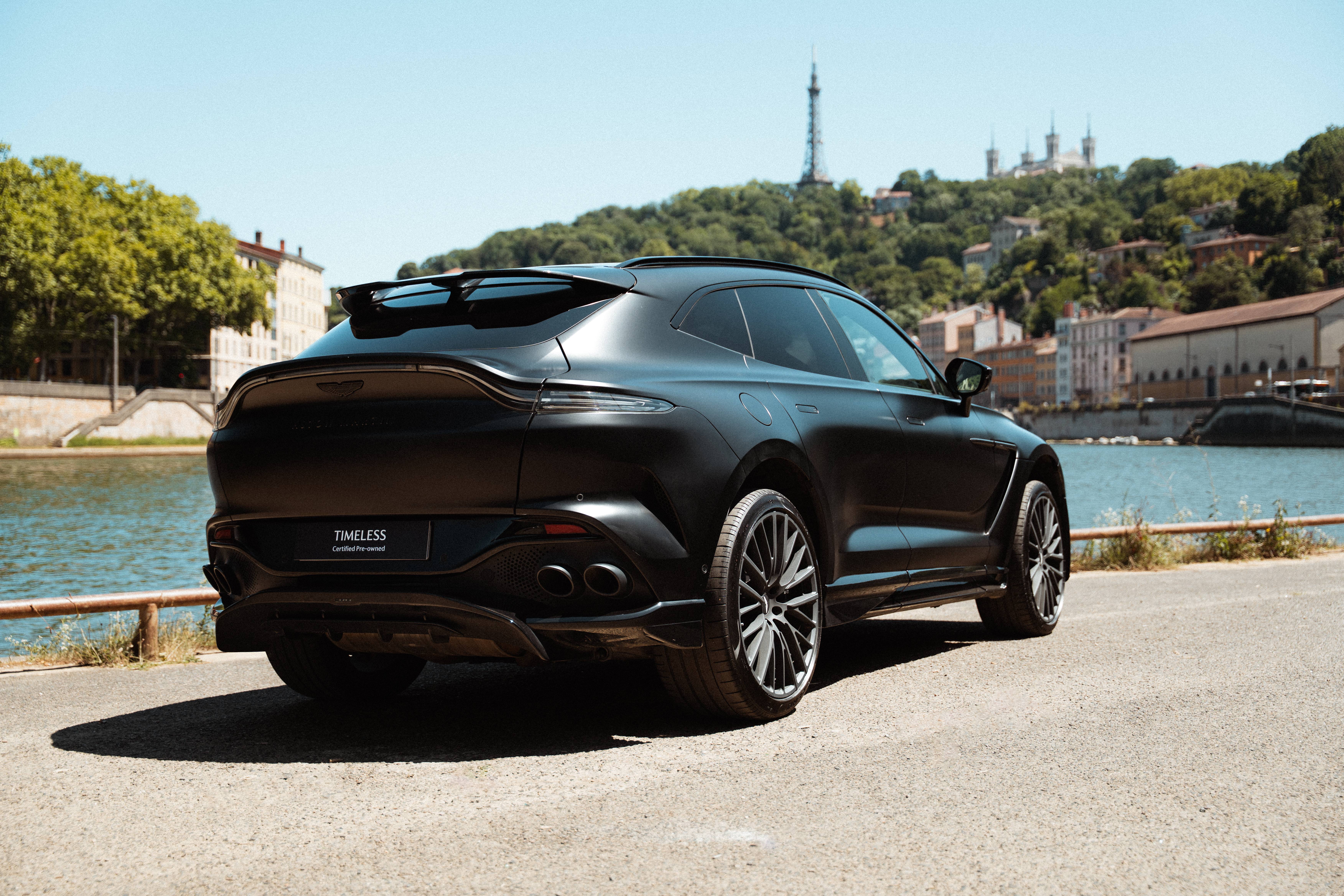 DBX707 DBX707 4.0 Biturbo V8 &mdash; 2