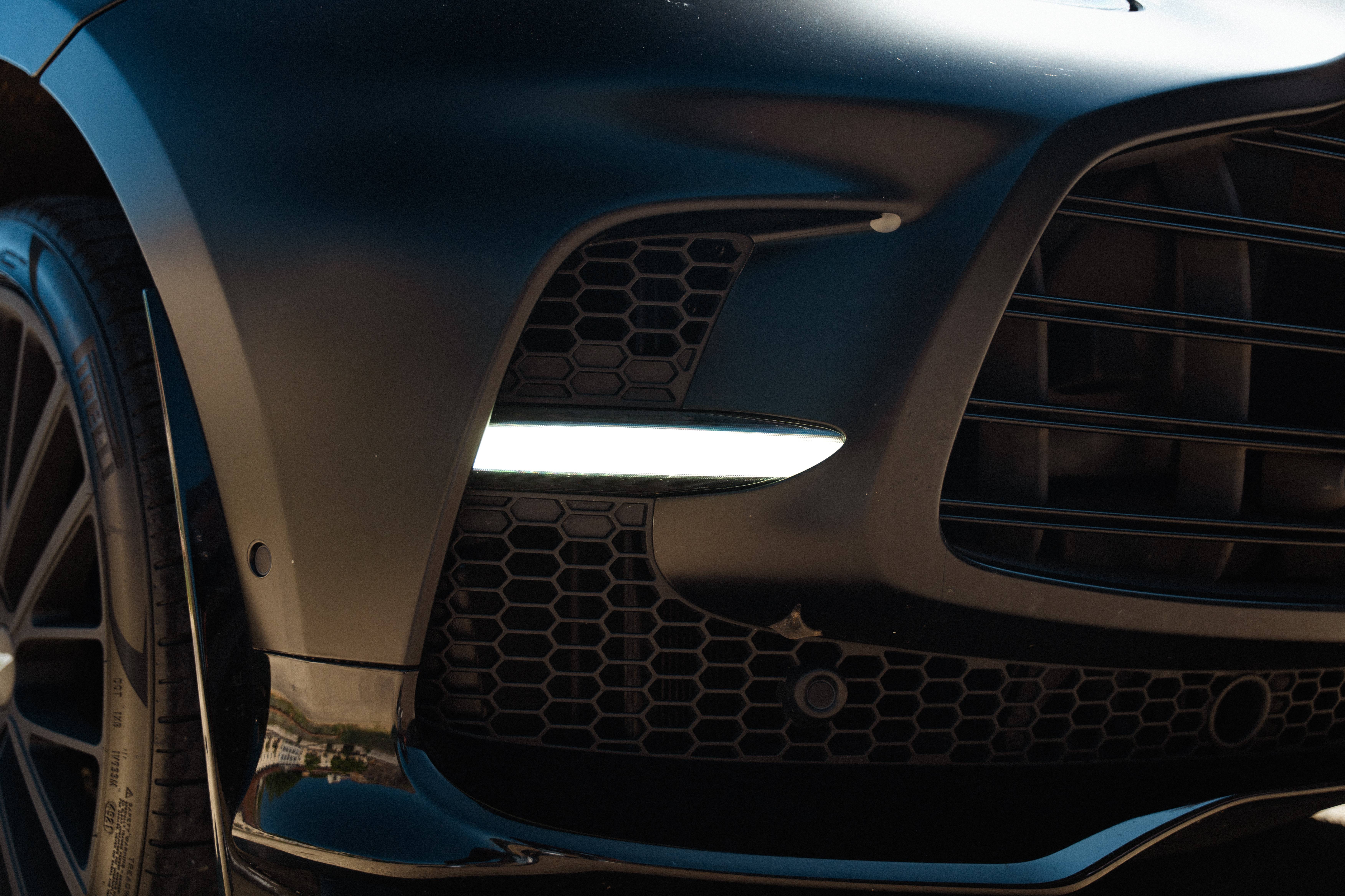 DBX707 DBX707 4.0 Biturbo V8 &mdash; 14
