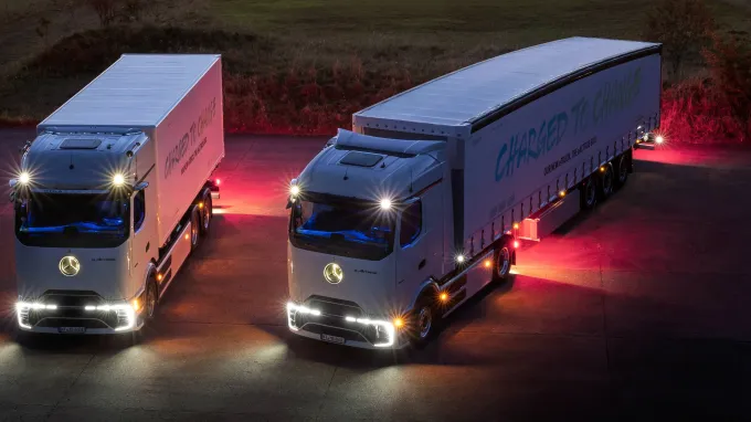 Mercedes eActros 600 : Signature lumineuse
