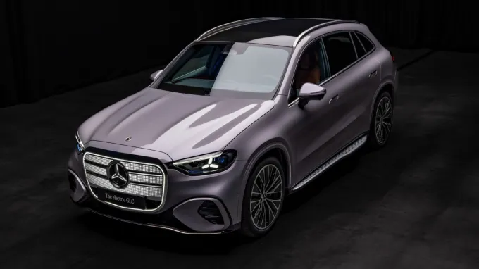 Mercedes GLC électrique : toit panoramique