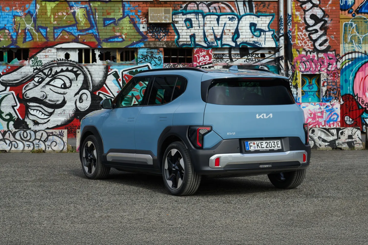 Kia EV2 2026 : trois quarts arrière gauche statique