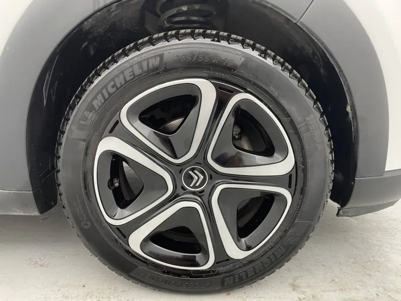 Image secondaire du véhicule 19