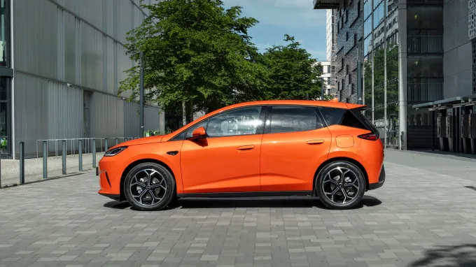 BYD Dolphin G : Coffre