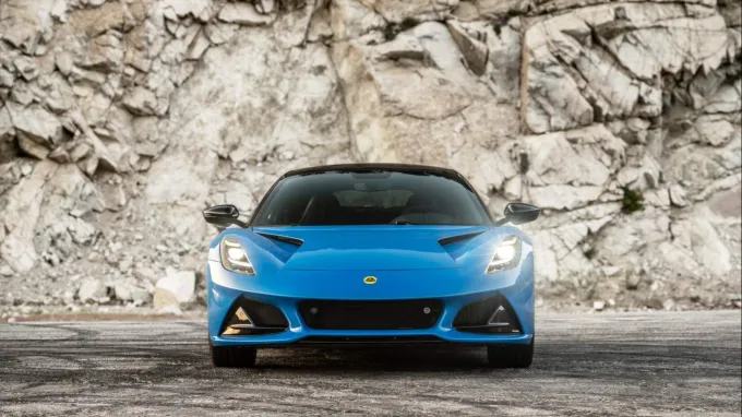 Lotus Emira : face avant