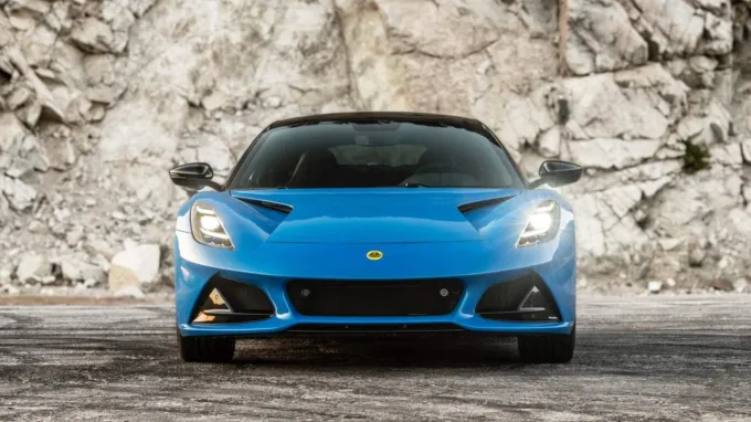 Lotus Emira : face avant