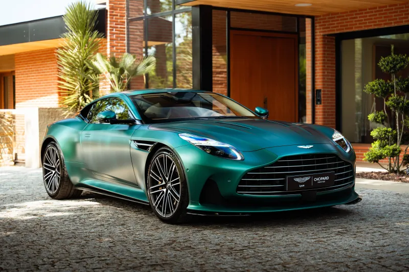 Aston Martin-DB11 COUPE-DB12 Coupé 4.0 Biturbo V8 Aston Martin-DB11 COUPE-d'occasion chez Aston Martin Lyon