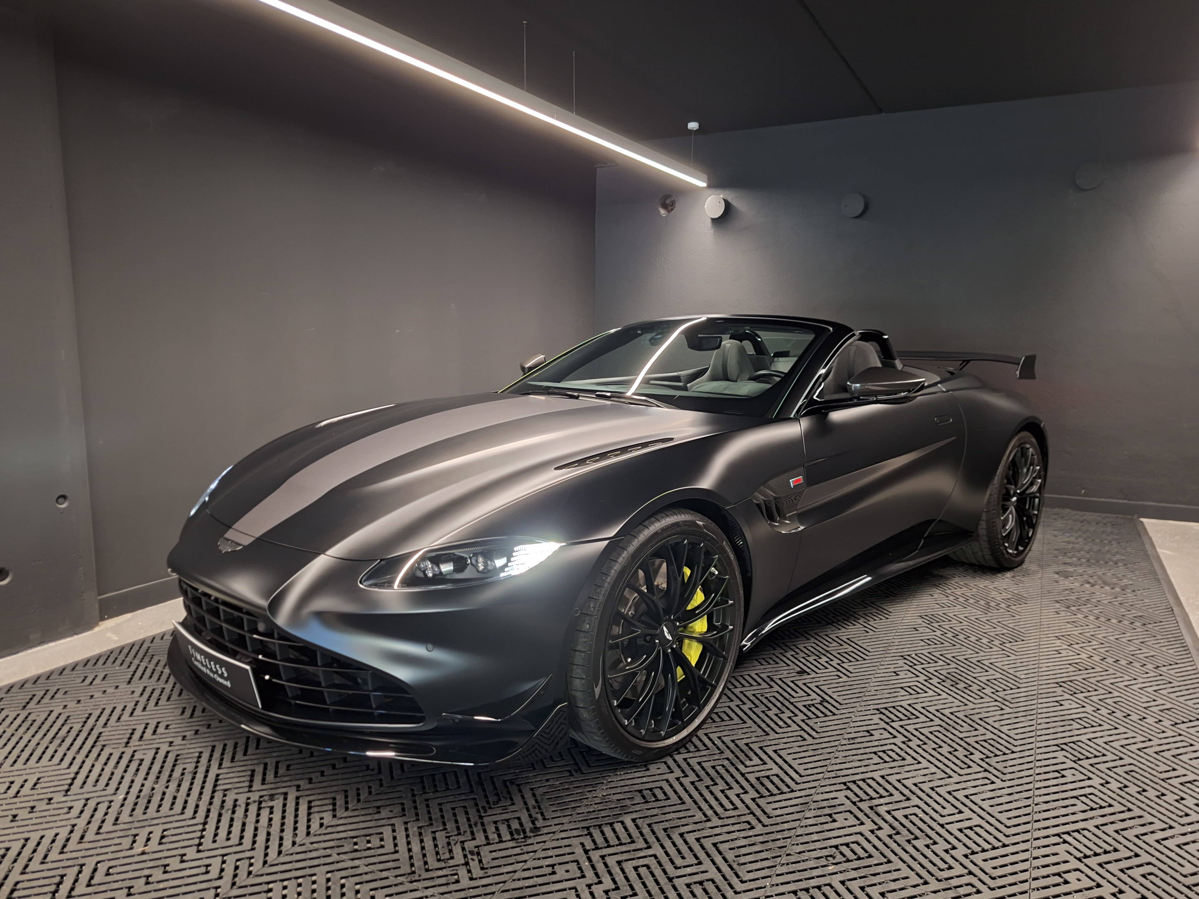 VANTAGE F1 ROADSTER Vantage F1 Roadster 4.0 Biturbo V8 535 ch BVA8