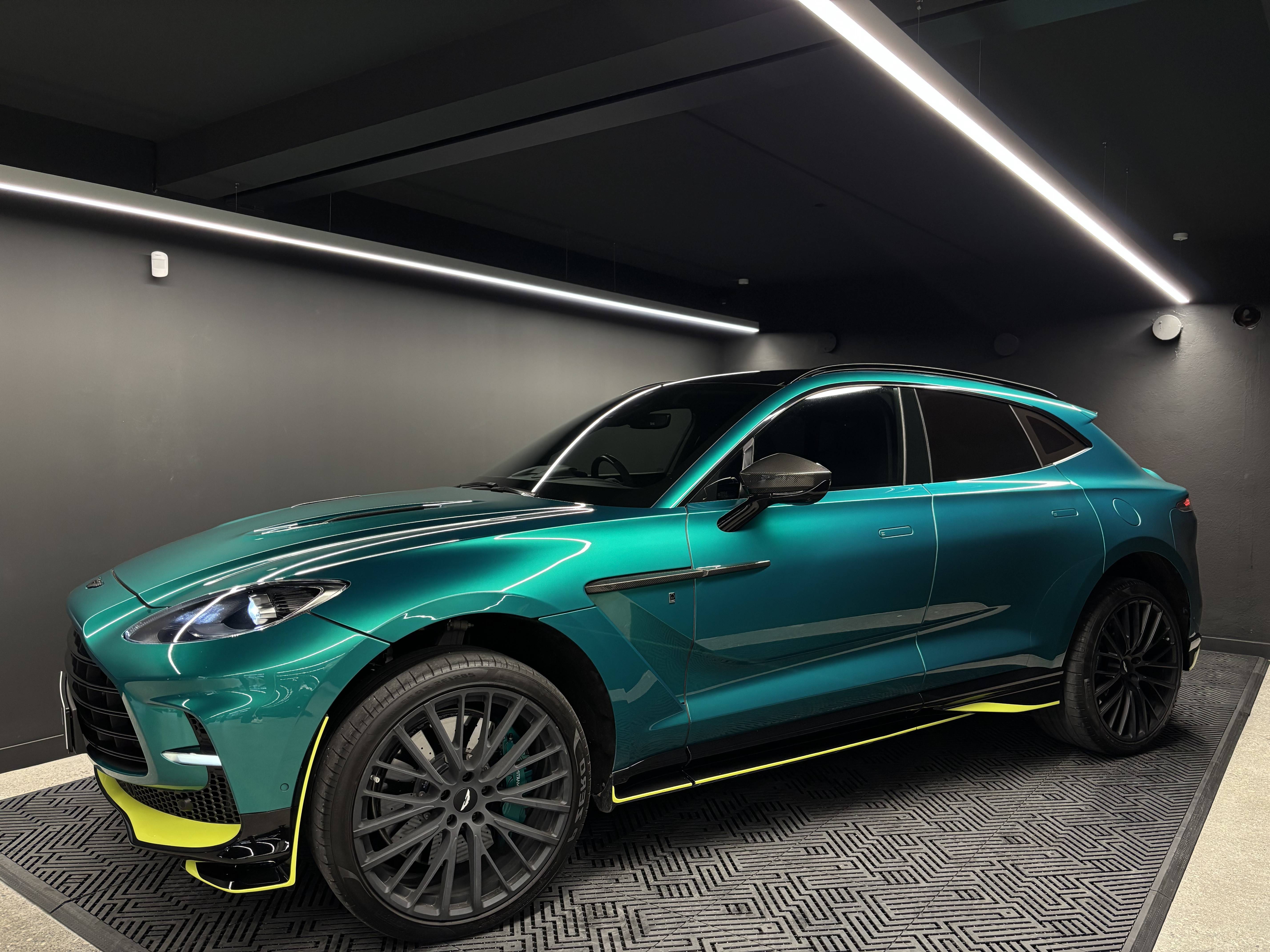 DBX707 DBX707 4.0 Biturbo V8